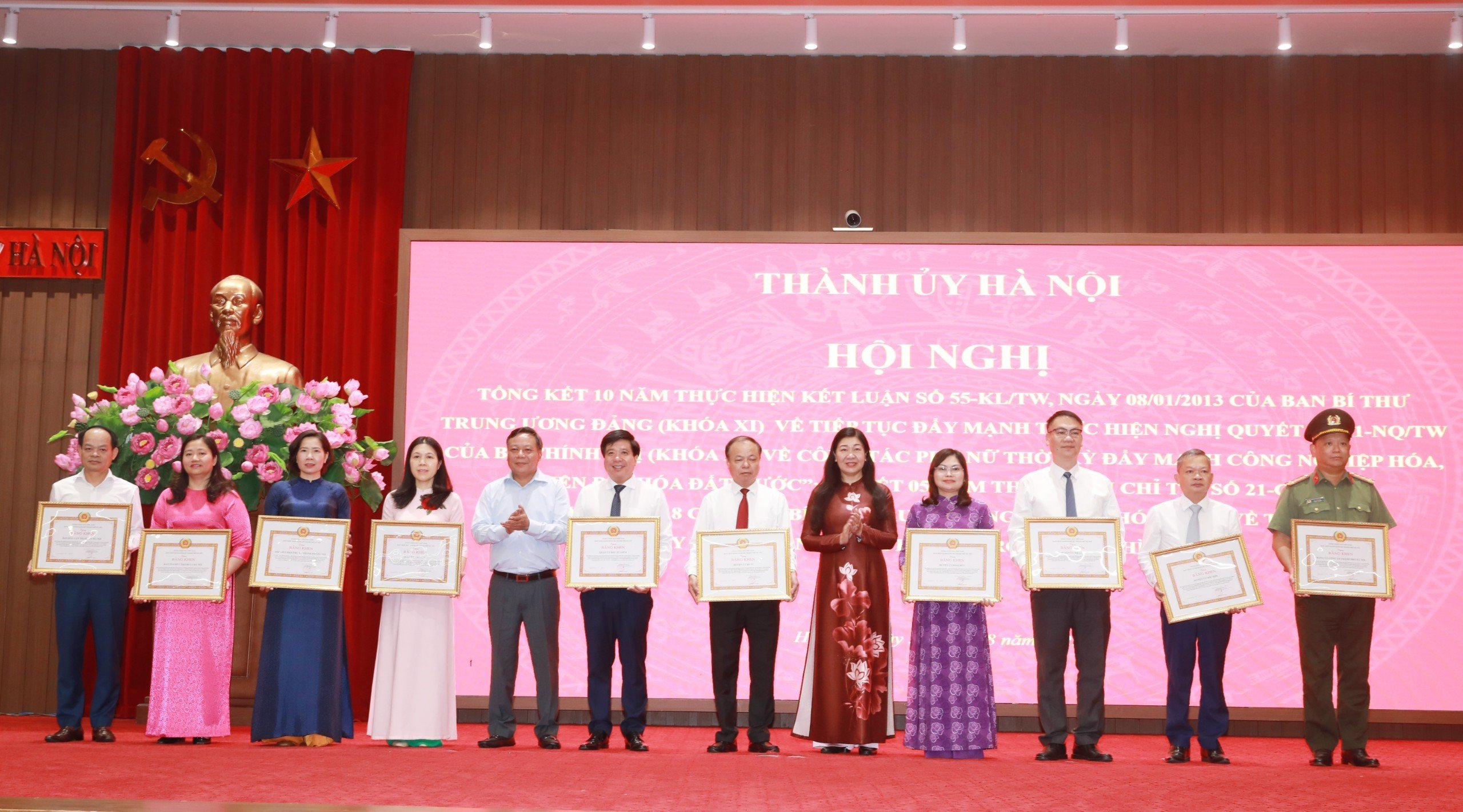 Vai trò của phụ nữ đối với gia đình, tương lai phát triển của Thủ đô là rất quan trọng - ảnh 4