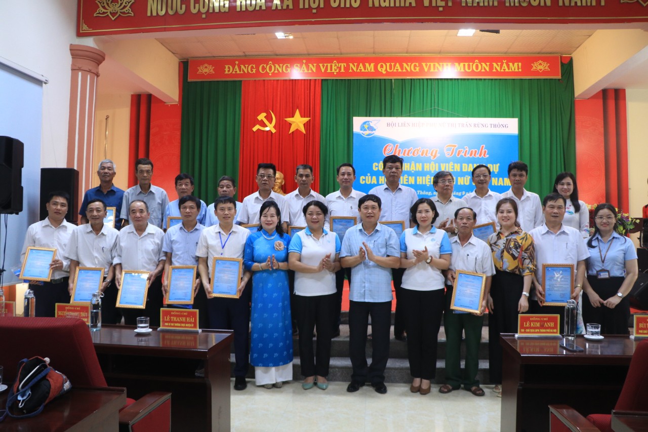 Hội LHPN Hà Nội: Trao đổi kinh nghiệm công tác Hội và tuyên truyền, phổ biến pháp luật tại Thanh Hóa - ảnh 5