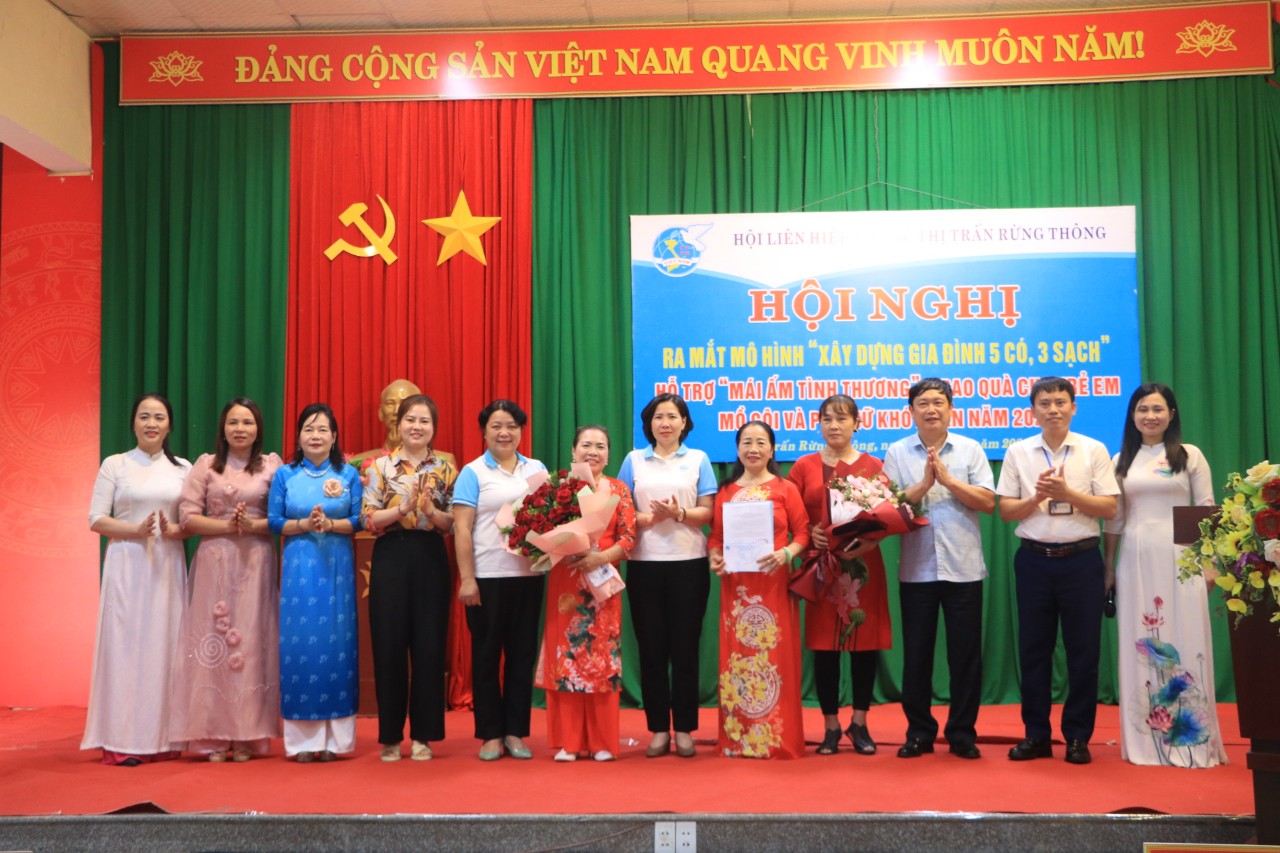 Hội LHPN Hà Nội: Trao đổi kinh nghiệm công tác Hội và tuyên truyền, phổ biến pháp luật tại Thanh Hóa - ảnh 4