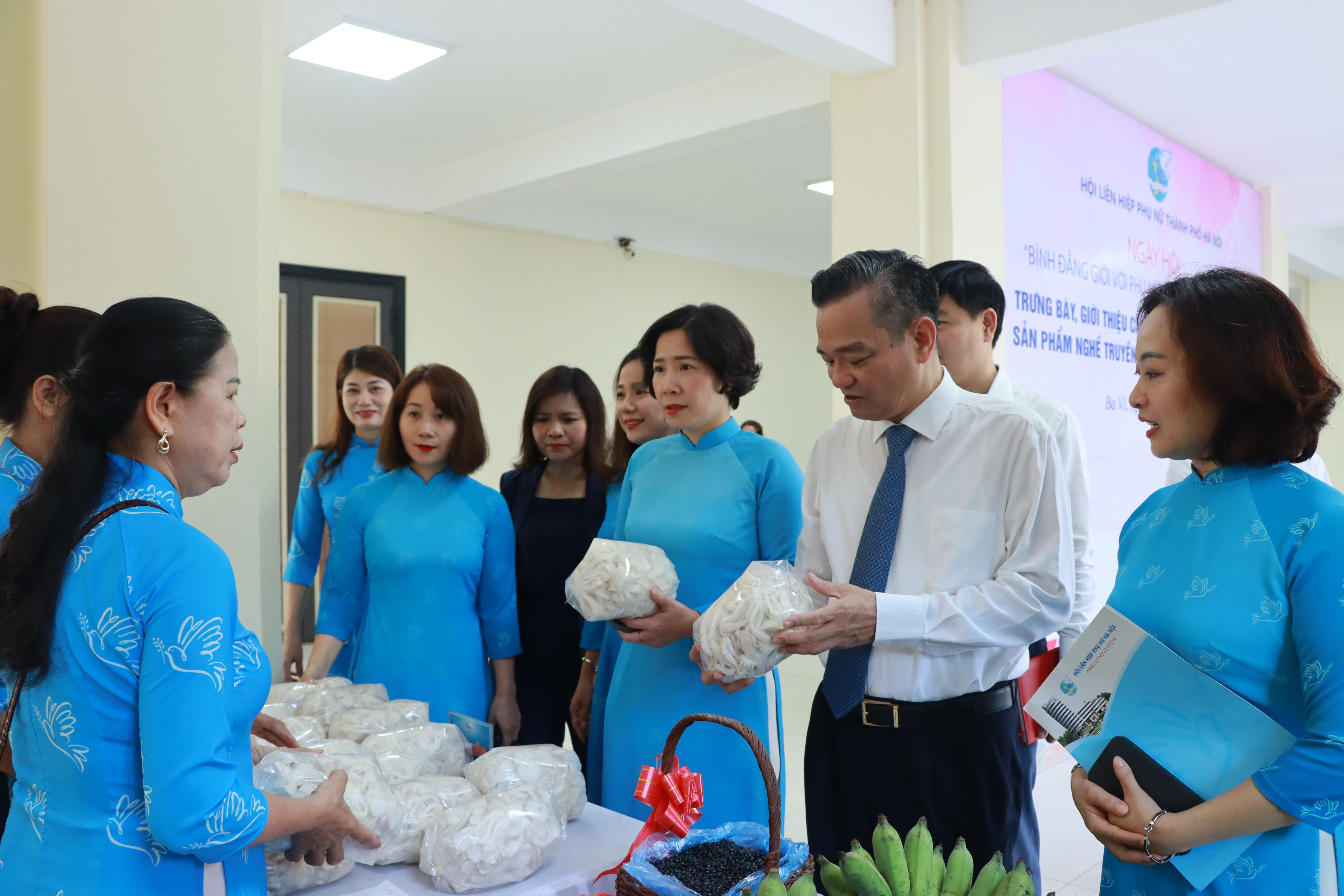 Những thông điệp ý nghĩa từ “Ngày hội bình đẳng giới với phụ nữ dân tộc thiểu số” - ảnh 15