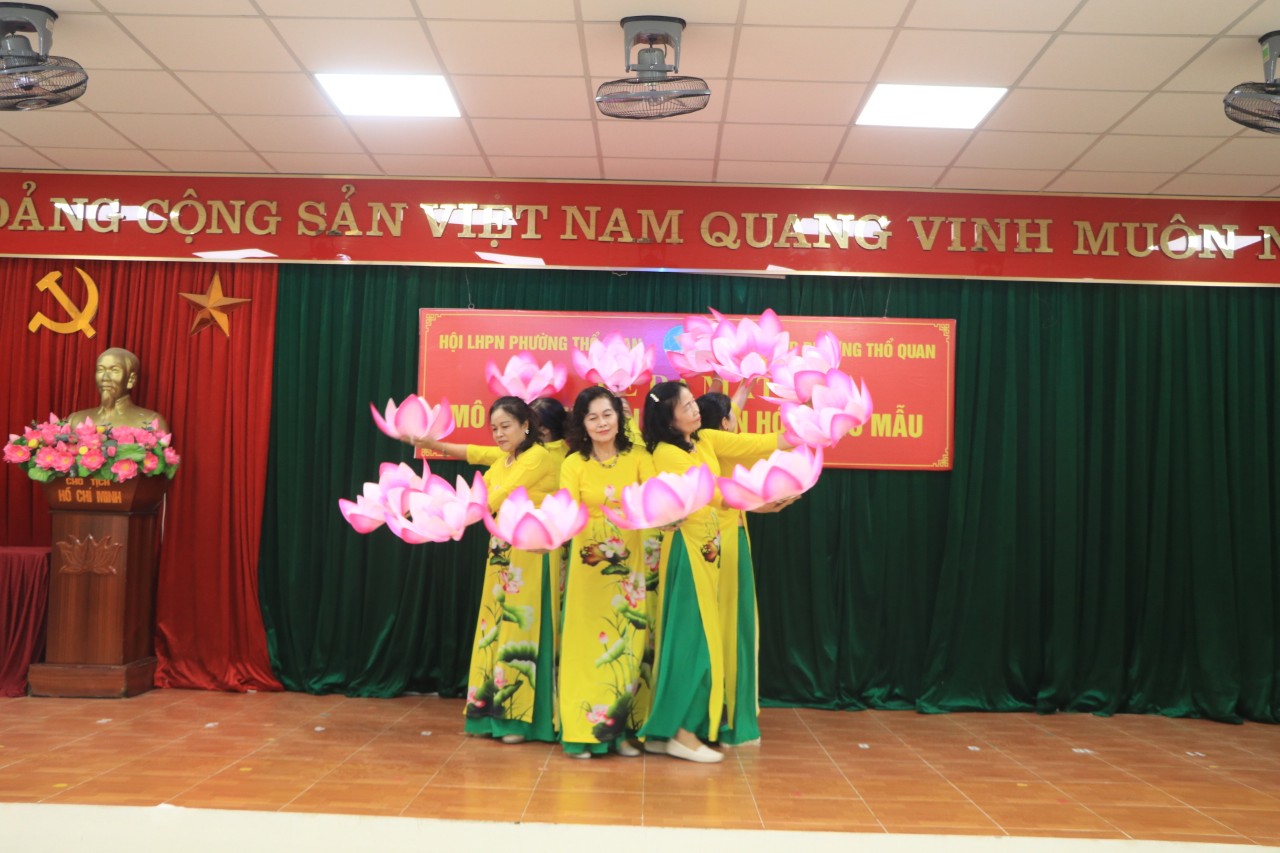Hội LHPN phường Thổ Quan, quận Đống Đa: Ra mắt mô hình điểm “Tổ Dân phố văn hóa kiểu mẫu” - ảnh 3