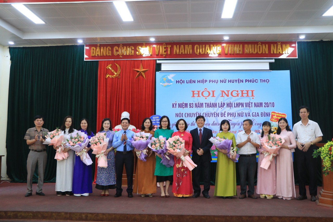 Hội LHPN huyện Phúc Thọ: Đa dạng các hoạt động kỷ niệm “Ngày hội của giới nữ“ - ảnh 1