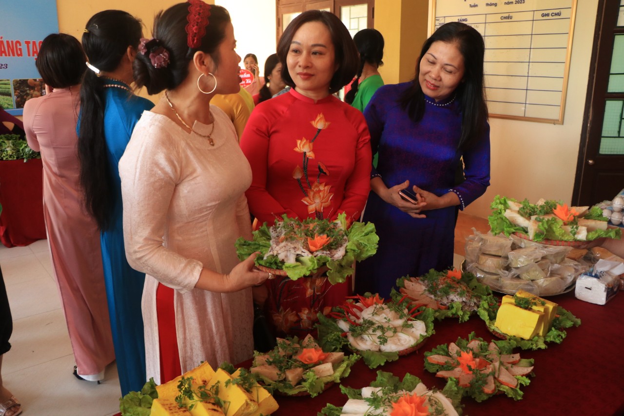 Hội LHPN huyện Phúc Thọ: Đa dạng các hoạt động kỷ niệm “Ngày hội của giới nữ“ - ảnh 9