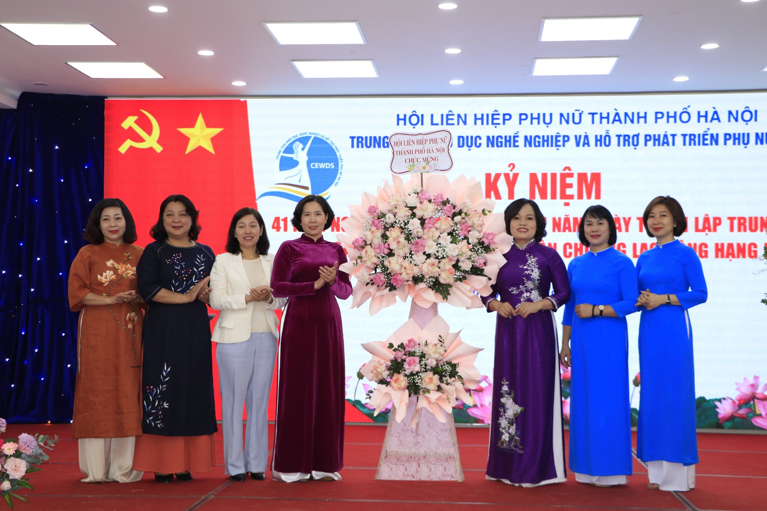 Tự hào hành trình 37 năm xây dựng, trưởng thành và phát triển - ảnh 1