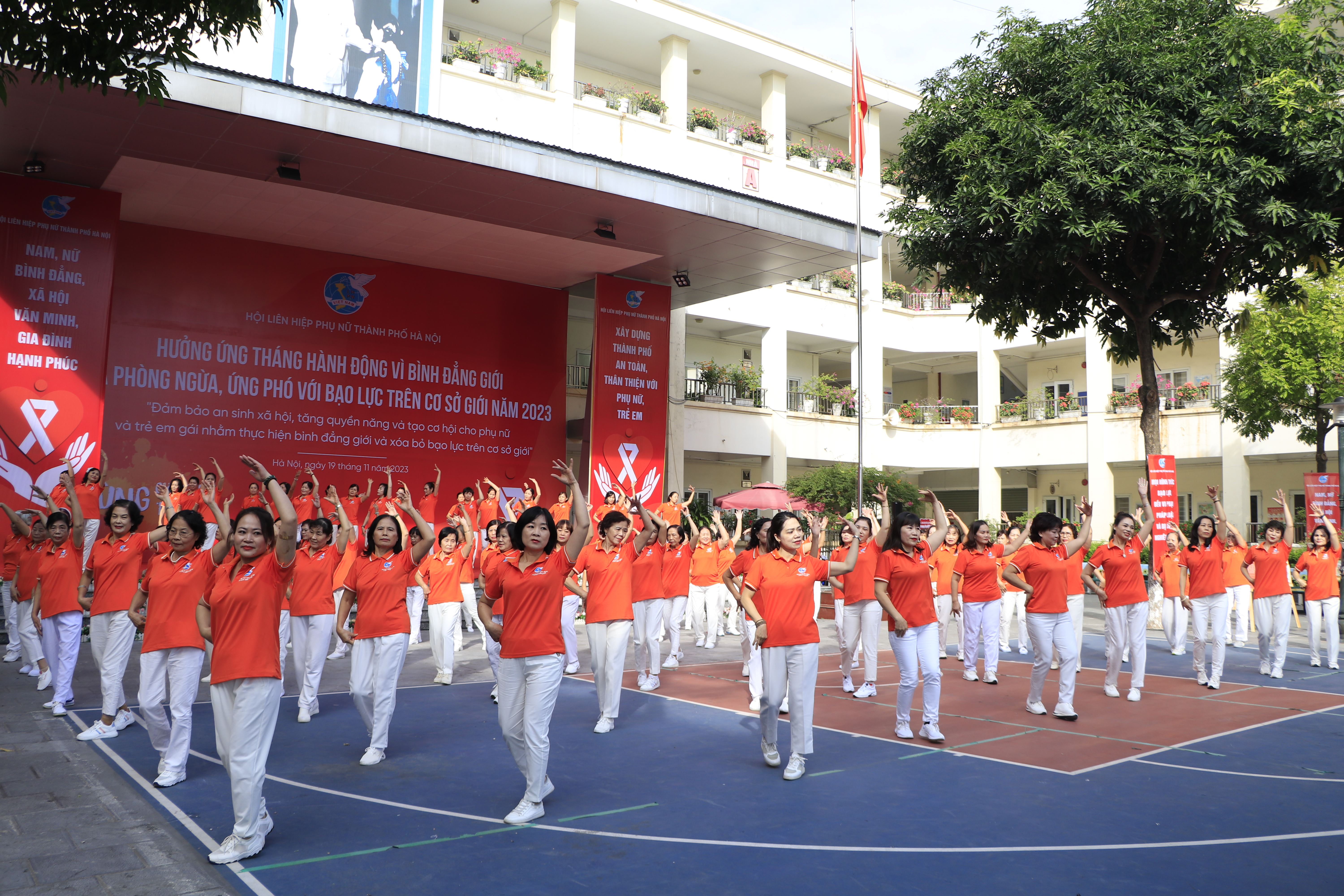 Chung tay hành động vì bình đẳng giới và phòng ngừa, ứng phó với bạo lực trên cơ sở giới - ảnh 16