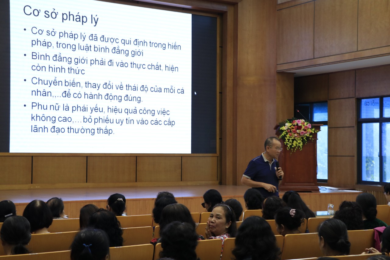 Hội LHPN quận Ba Đình: Tuyên truyền phòng, chống HIV/AIDS - ảnh 5