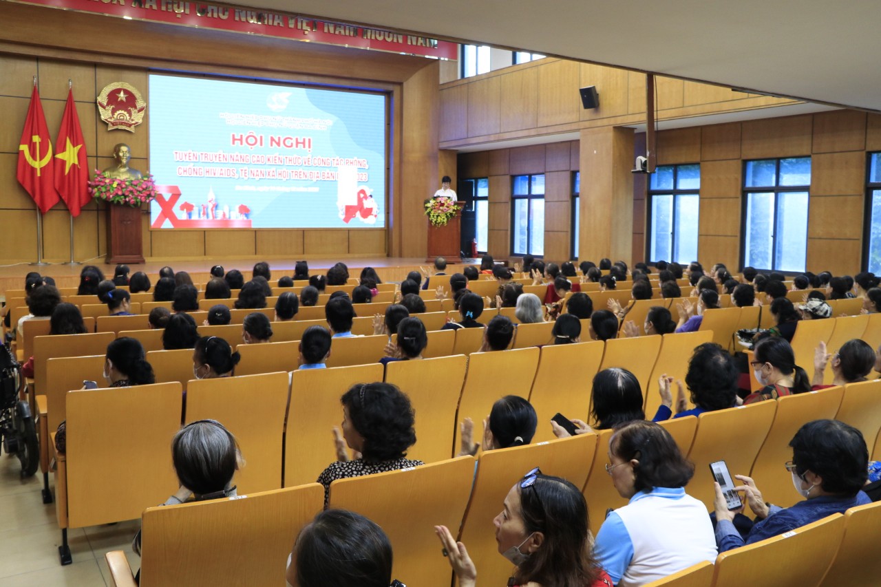 Hội LHPN quận Ba Đình: Tuyên truyền phòng, chống HIV/AIDS - ảnh 2