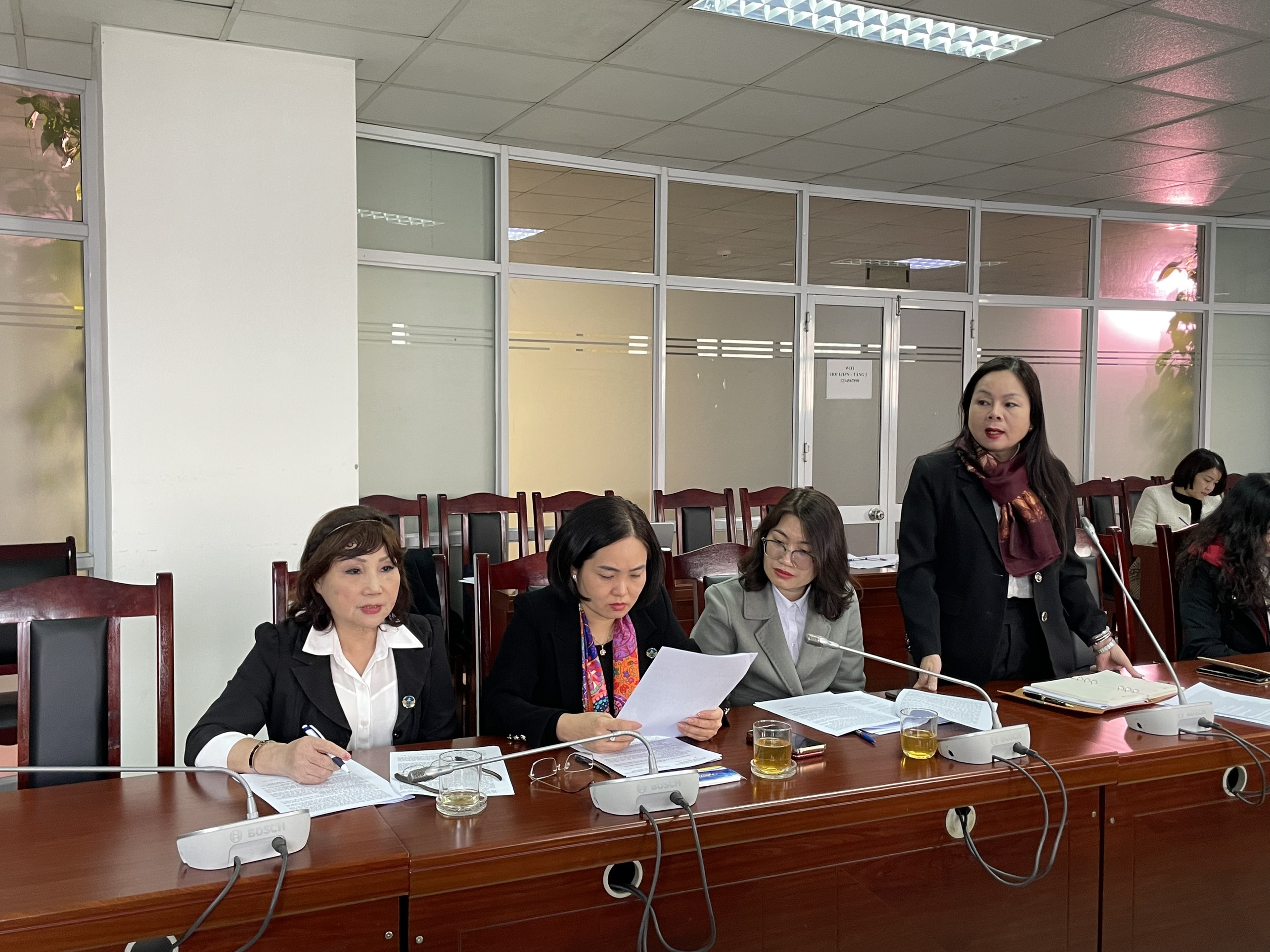 Hội LHPN Hà Nội: Trợ giúp pháp lý lưu động cho trên 1.000 phụ nữ năm 2023 - ảnh 3