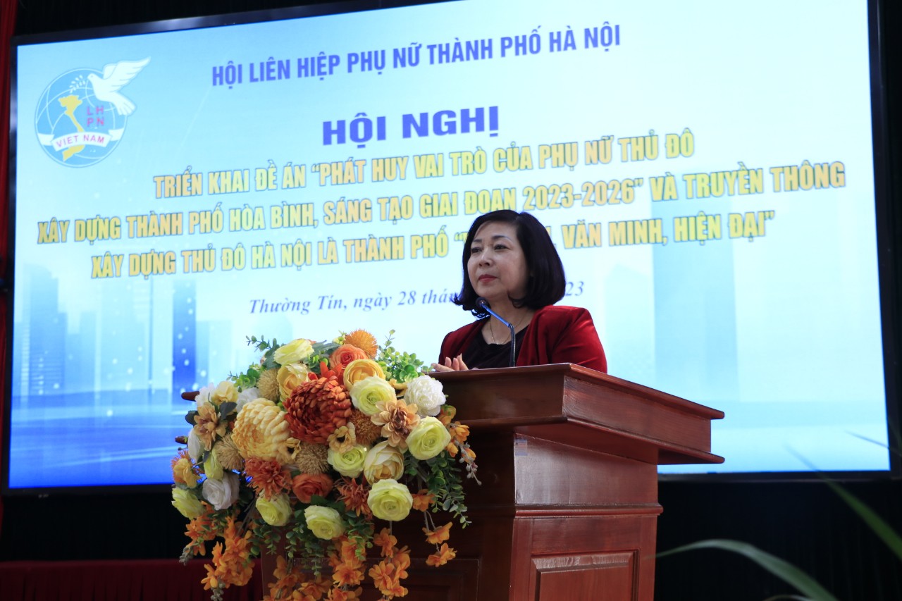 Phát huy vai trò của phụ nữ Thủ đô trong xây dựng “Thành phố hòa bình, sáng tạo”. - ảnh 2