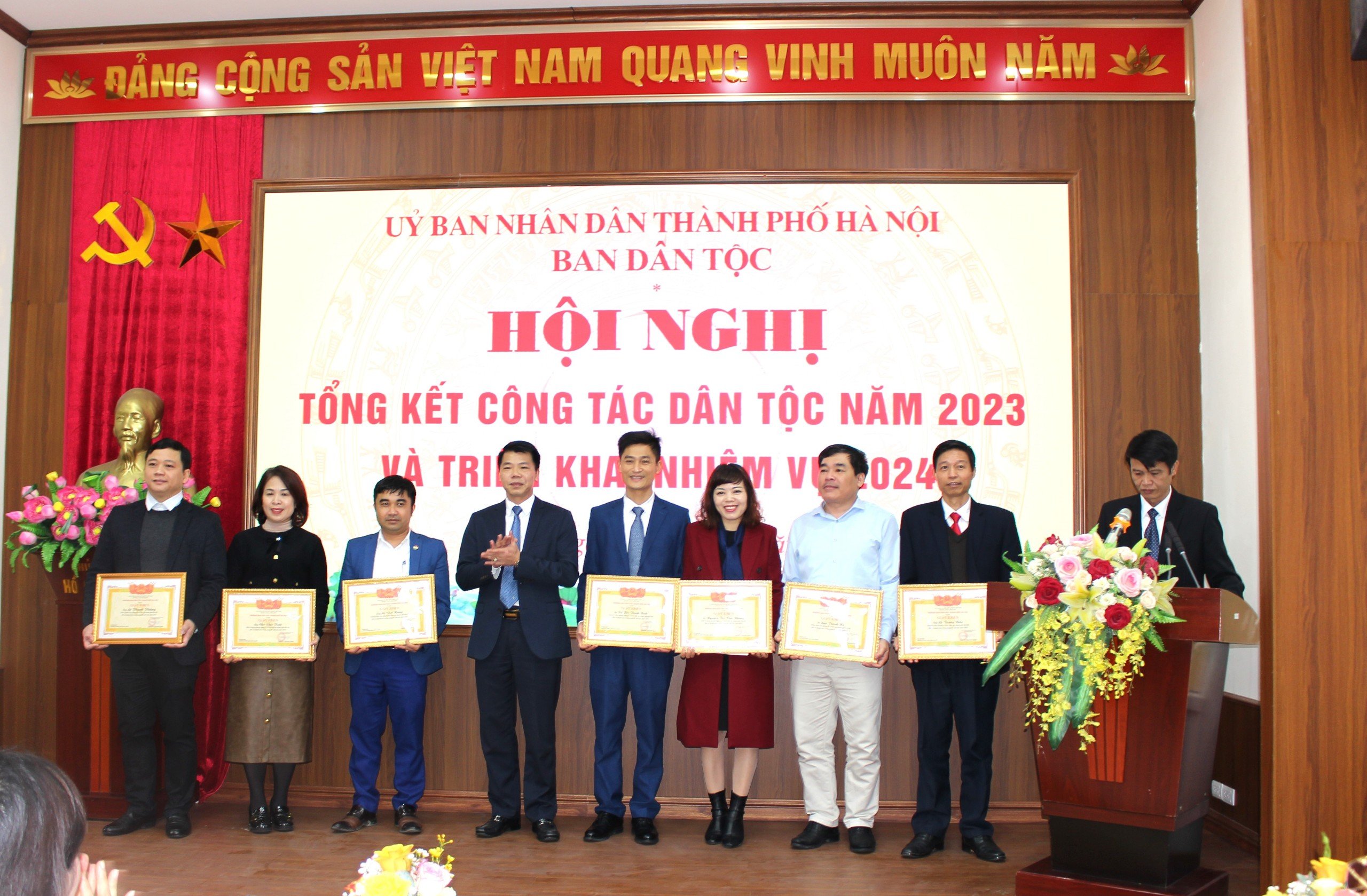 Đời sống của đồng bào dân tộc thiểu số và miền núi được nâng cao - ảnh 2