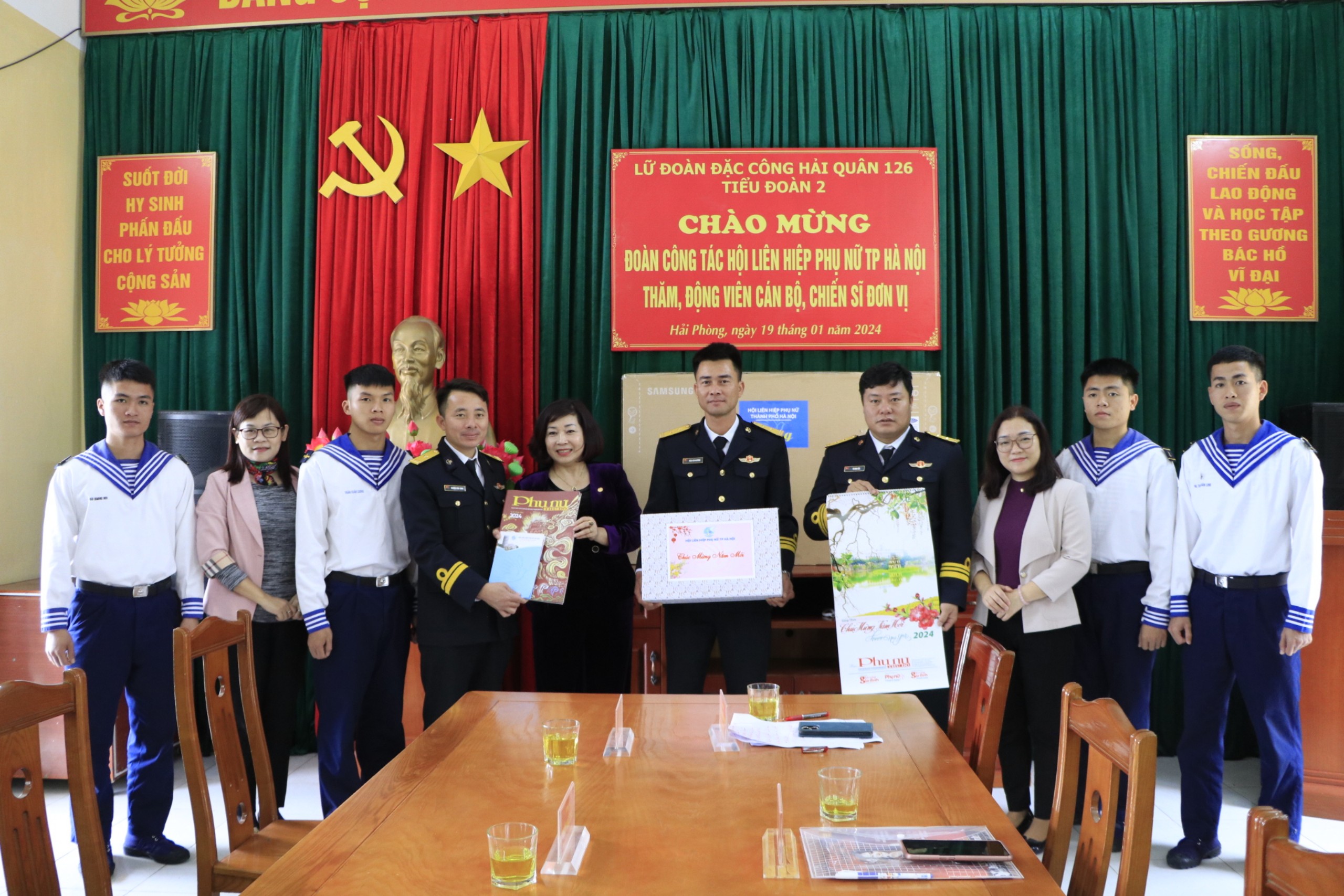 Hội LHPN Hà Nội: Thăm, chúc Tết Lữ đoàn đặc công hải quân 126 và các đơn vị trực thuộc Lữ đoàn - ảnh 9