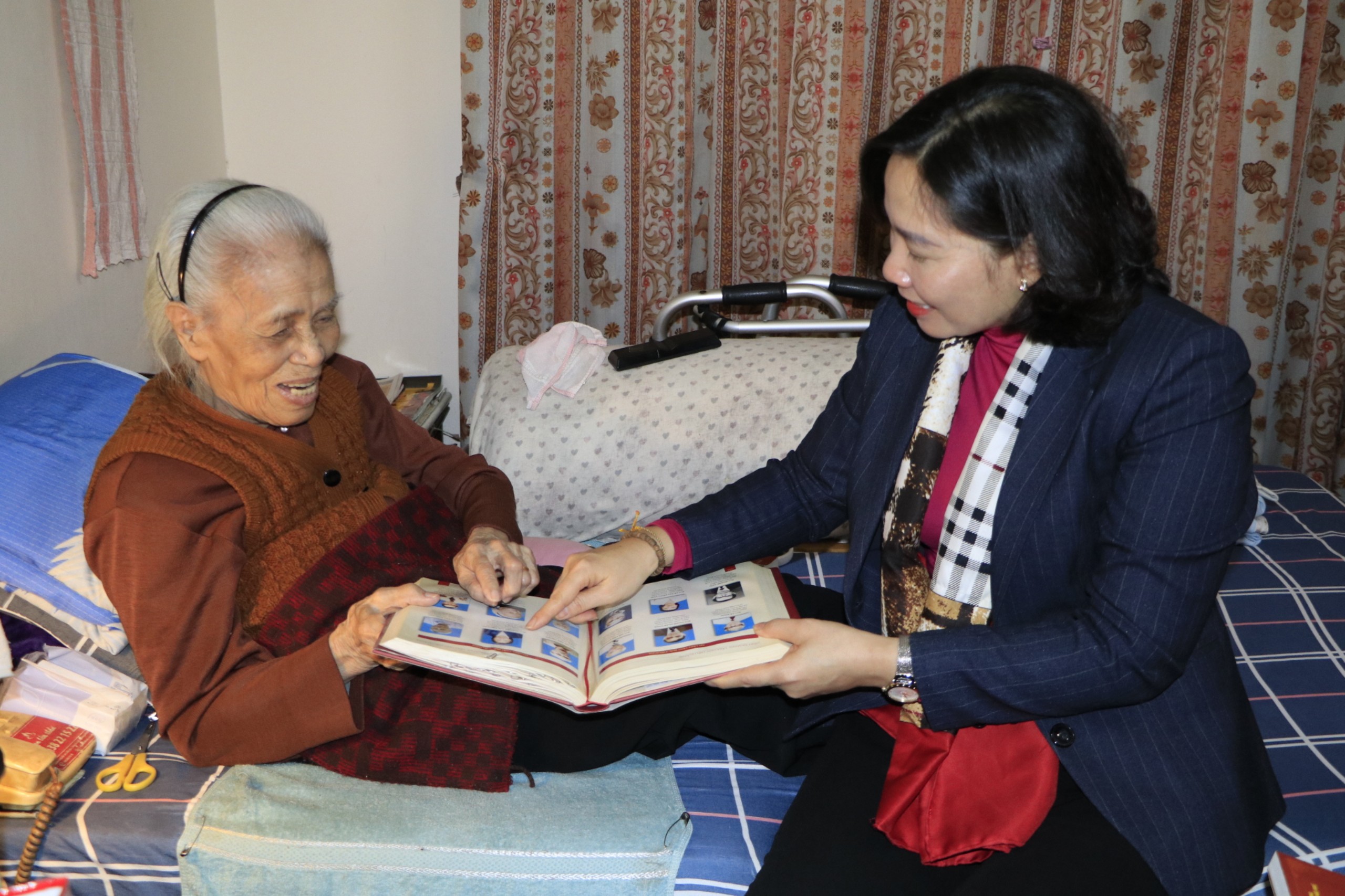 Hội LHPN Hà Nội: Thăm, chúc Tết các Mẹ Việt Nam anh hùng, cán bộ phụ nữ tham gia kháng chiến và tiếp quản Thủ đô - ảnh 7