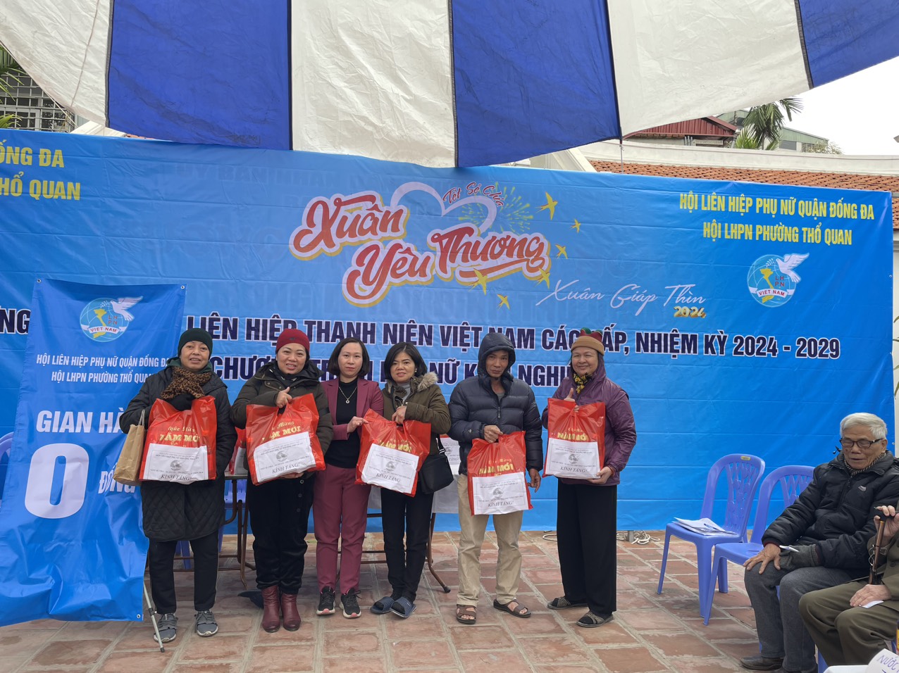 Đem “Xuân yêu thương-Tết sẻ chia” đến với phụ nữ khó khăn - ảnh 4