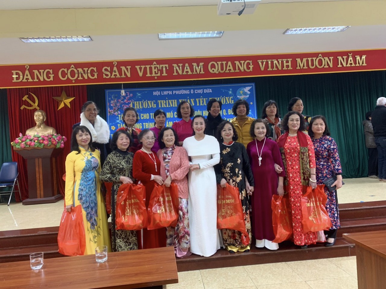 “Xuân yêu thương” của phụ nữ phường Ô Chợ Dừa - ảnh 4