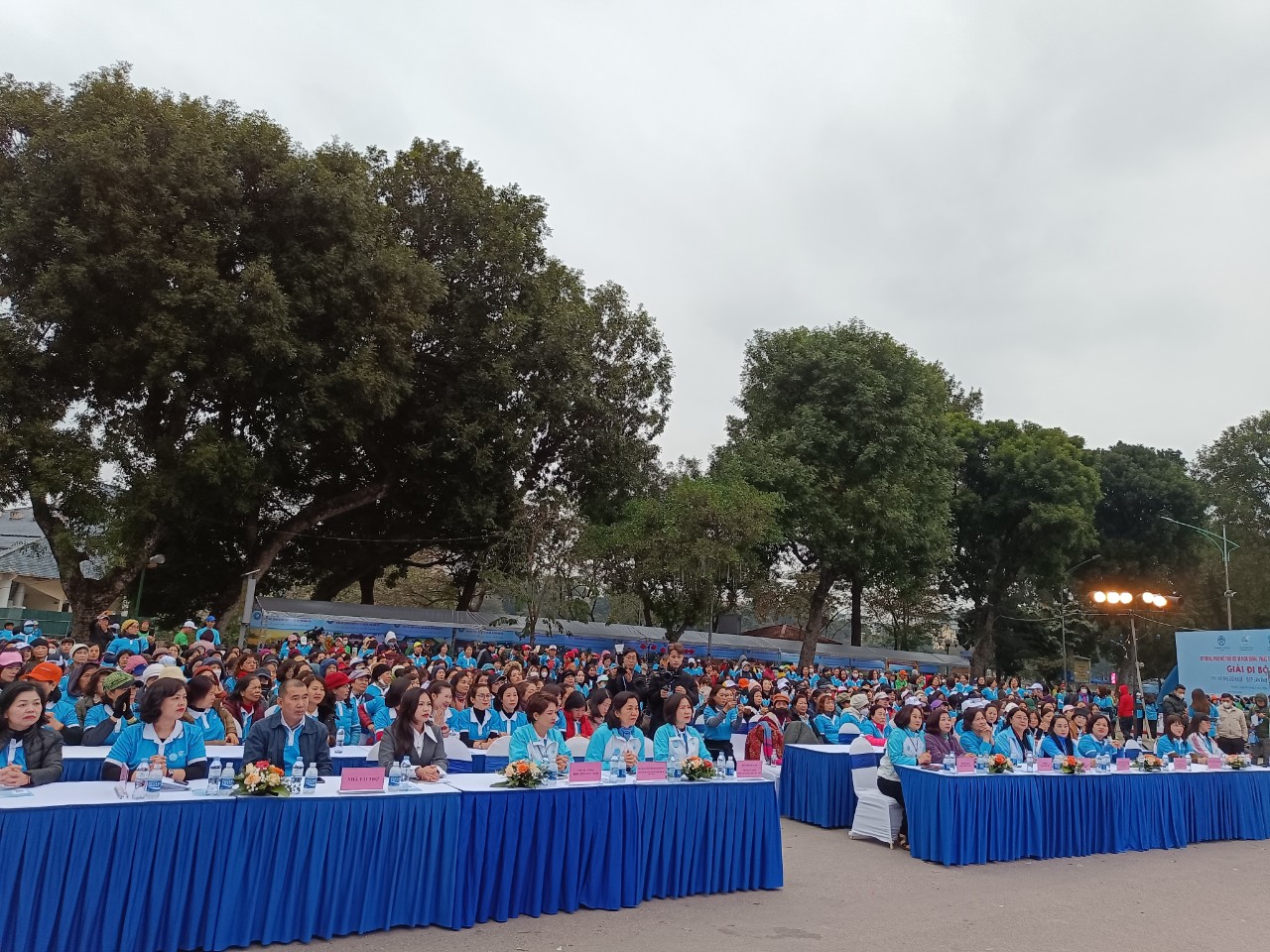 Gần 1.000 đại biểu, vận động viên tham gia Giải đi bộ “Phụ nữ Thủ đô khỏe - đẹp” lần thứ I năm 2024 - ảnh 2