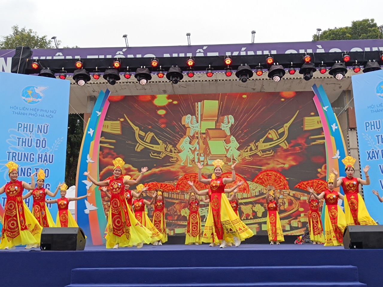 Festival “Phụ nữ Thủ đô vì hòa bình, phát triển” năm 2024: Thúc đẩy tinh thần đoàn kết, hội nhập, phát triển giữa phụ nữ - ảnh 7