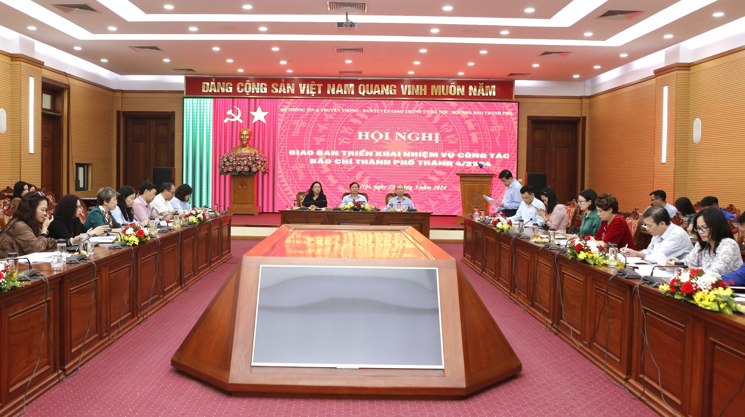 Các cơ quan báo chí Hà Nội đẩy mạnh tuyên truyền kỷ niệm 70 năm ngày Giải phóng Thủ đô - ảnh 2