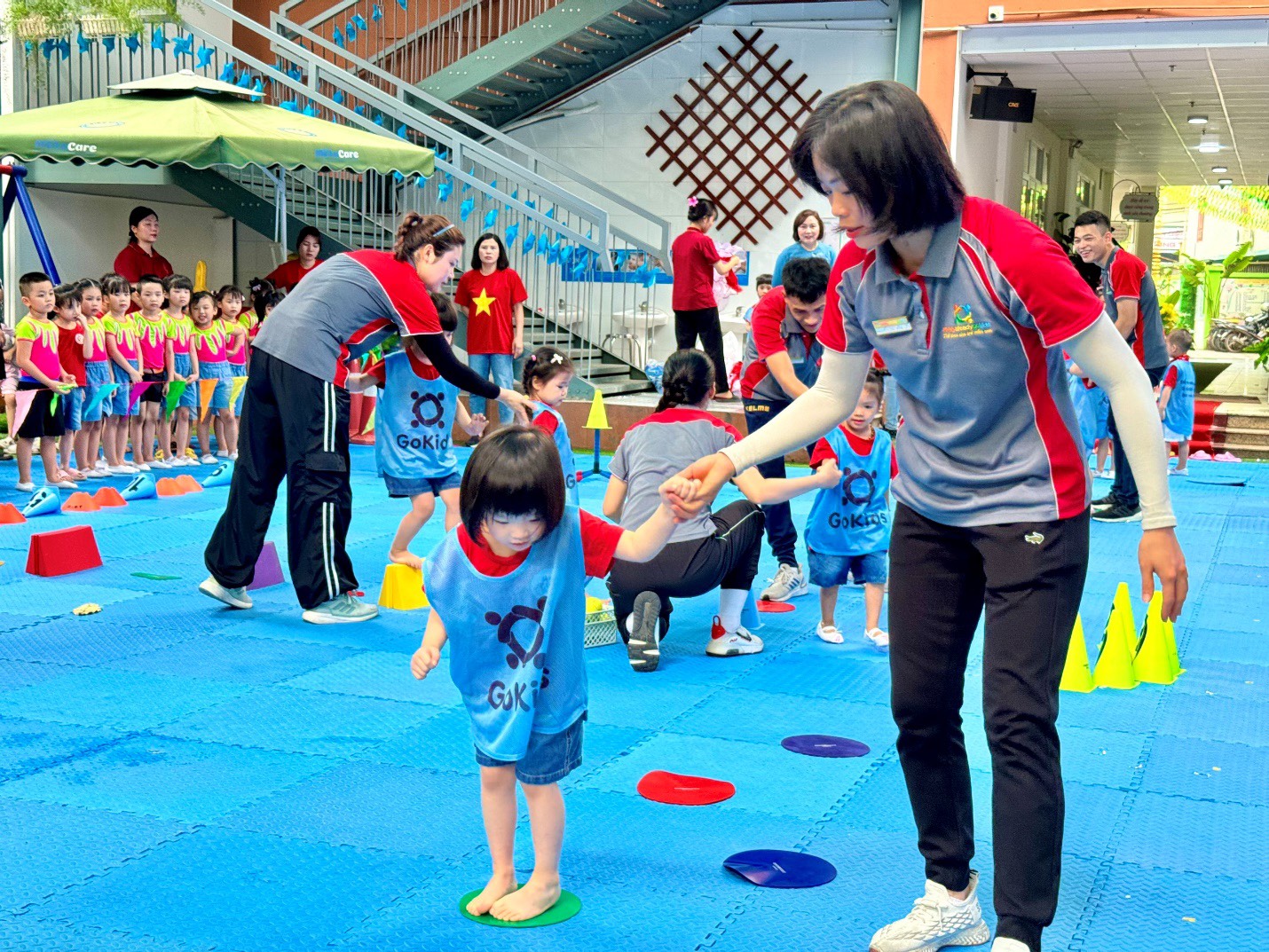 Trường Mầm non Số 6, quận Ba Đình: Rộn ràng Ngày hội thể thao ”Bé khỏe chào hè” năm 2024 - ảnh 5