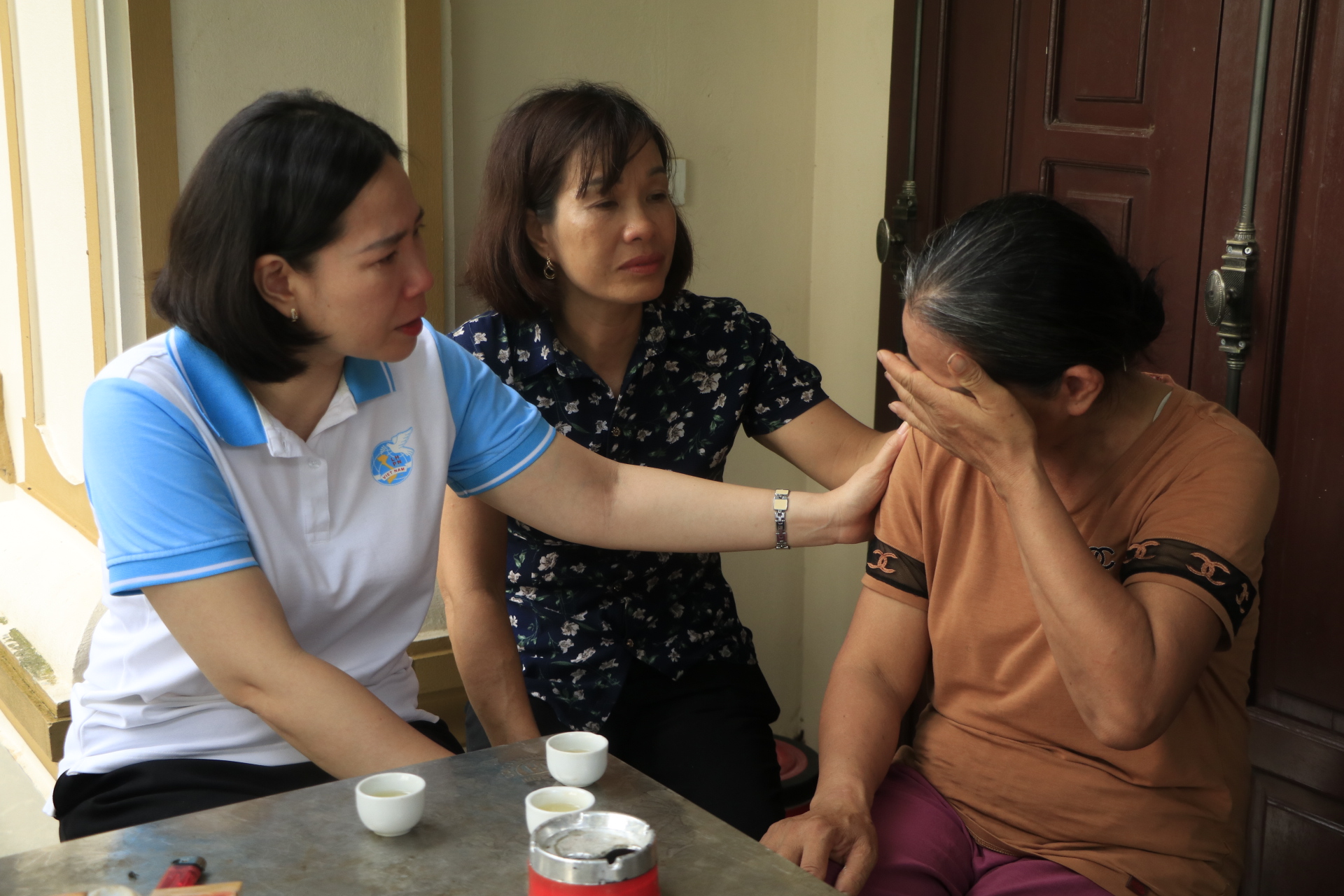 Hội LHPN Hà Nội: Thăm hỏi, chia sẻ với gia đình 3 cháu nhỏ tử vong do sập tường tại huyện Ba Vì - ảnh 2