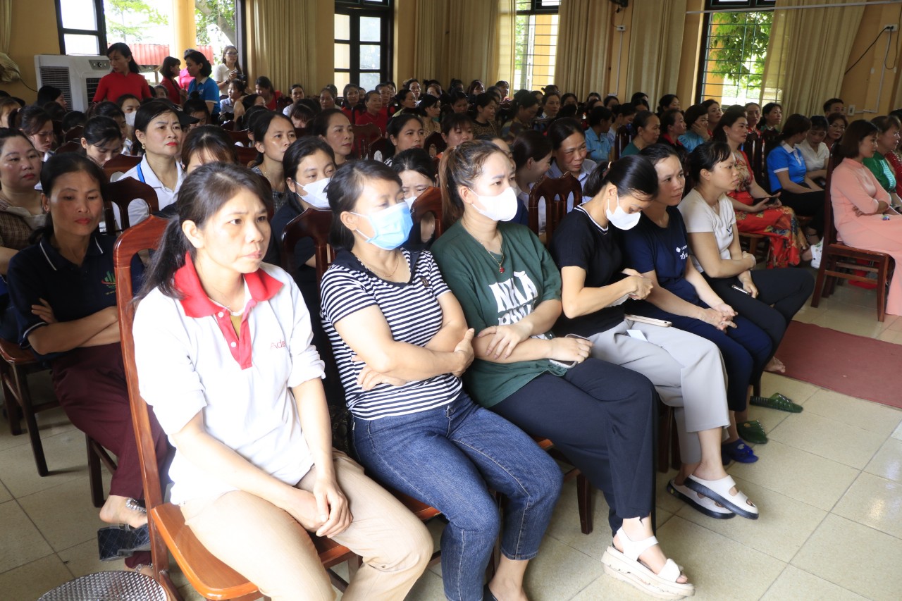 Hội LHPN Hà Nội: Truyền thông pháp luật về bình đẳng giới trong lĩnh vực lao động cho nữ công nhân lao động - ảnh 7