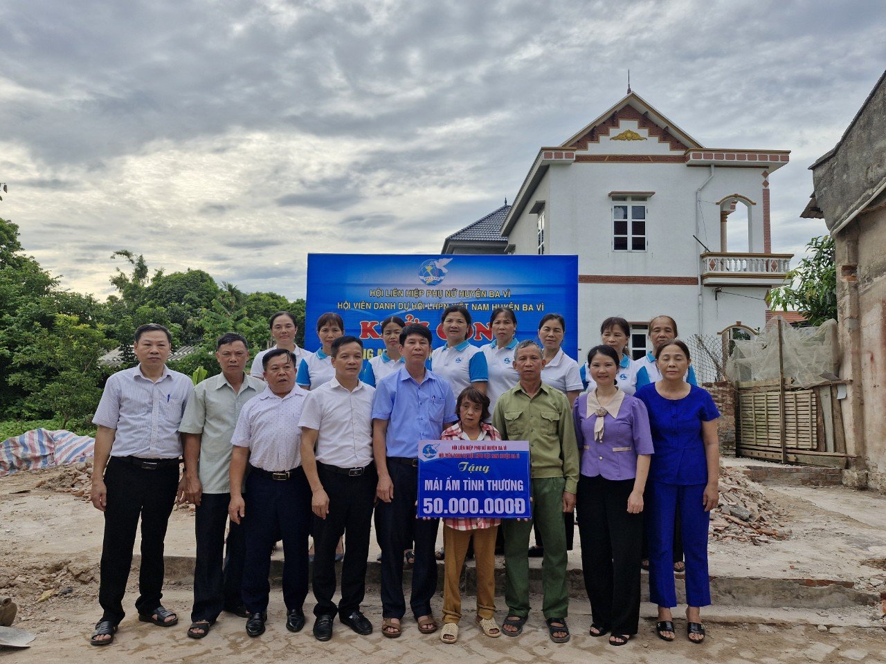 Hội LHPN huyện Ba Vì: Khởi công xây dựng
