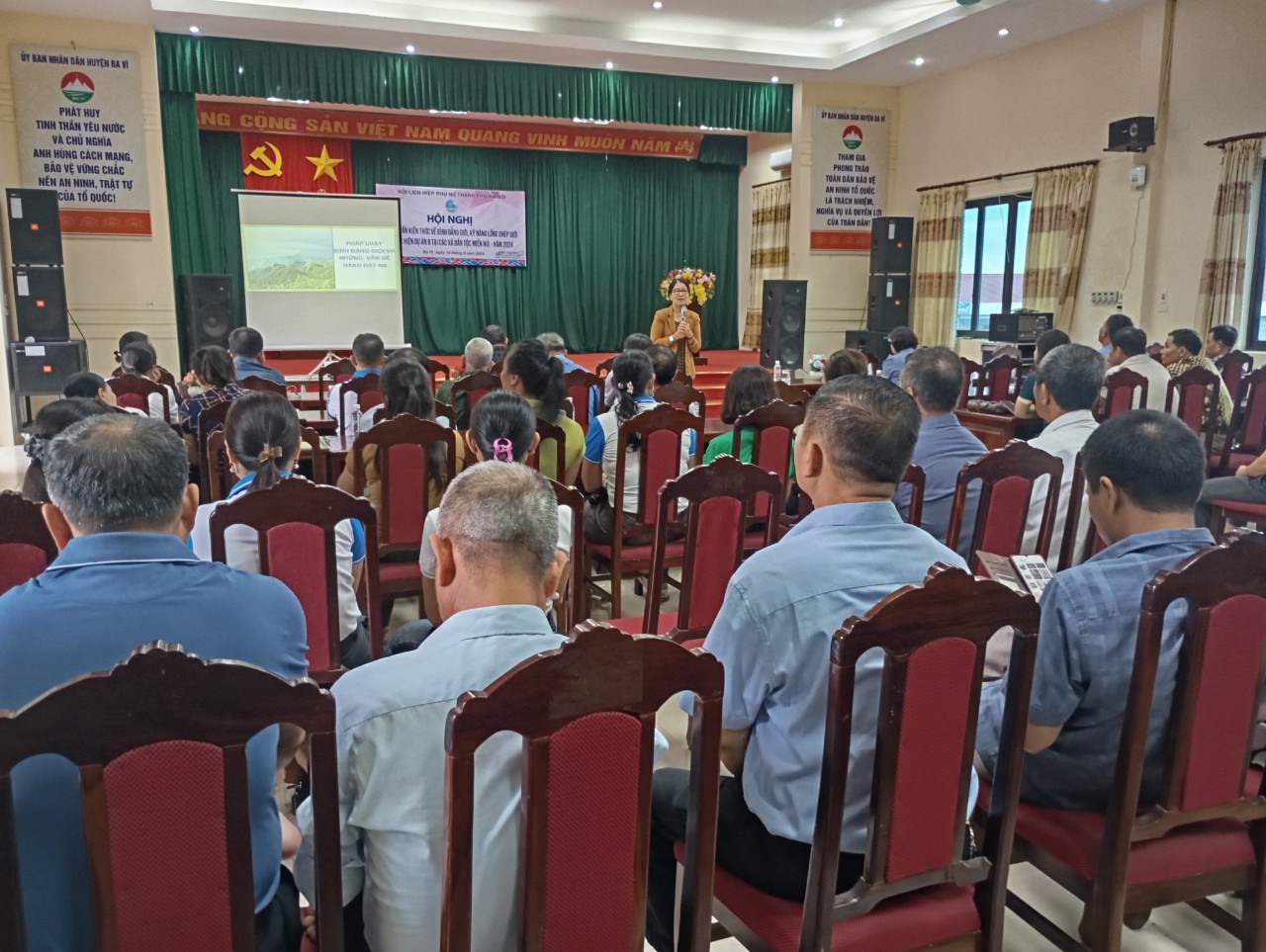 Hội LHPN Hà Nội: Trang bị kiến thức bình đẳng giới cho 80 cán bộ, người uy tín tại huyện Ba Vì - ảnh 2