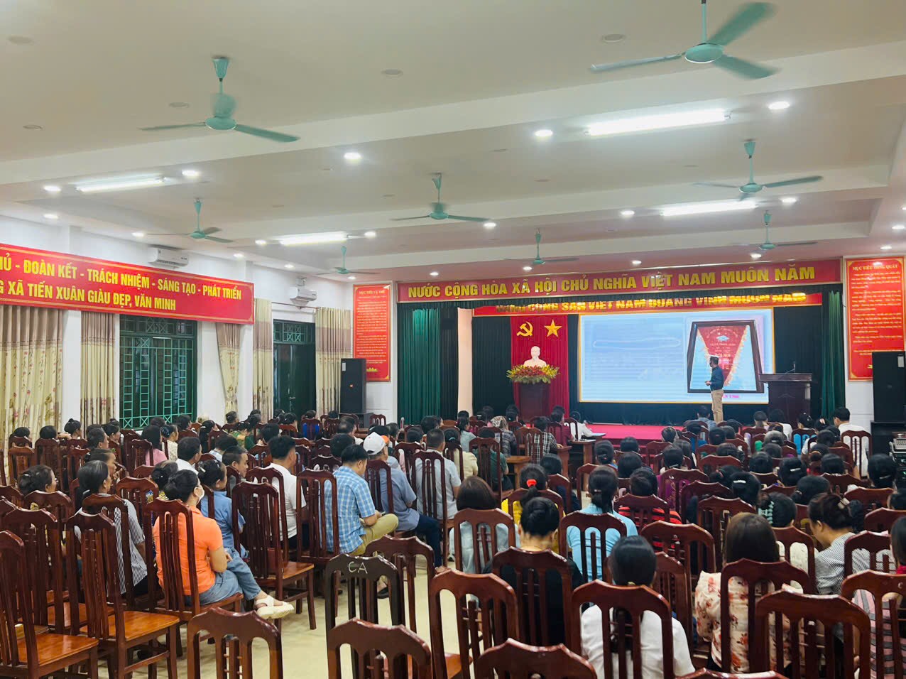 Tập huấn “Kỹ năng xúc tiến thương mại và phát triển sản phẩm OCOP” tại vùng đồng bào dân tộc thiểu số và miền núi - ảnh 1