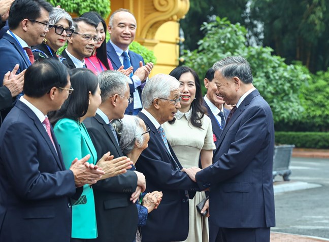 Đảng, Nhà nước ta luôn xác định người Việt Nam ở nước ngoài là bộ phận không tách rời của cộng đồng dân tộc Việt Nam - ảnh 1