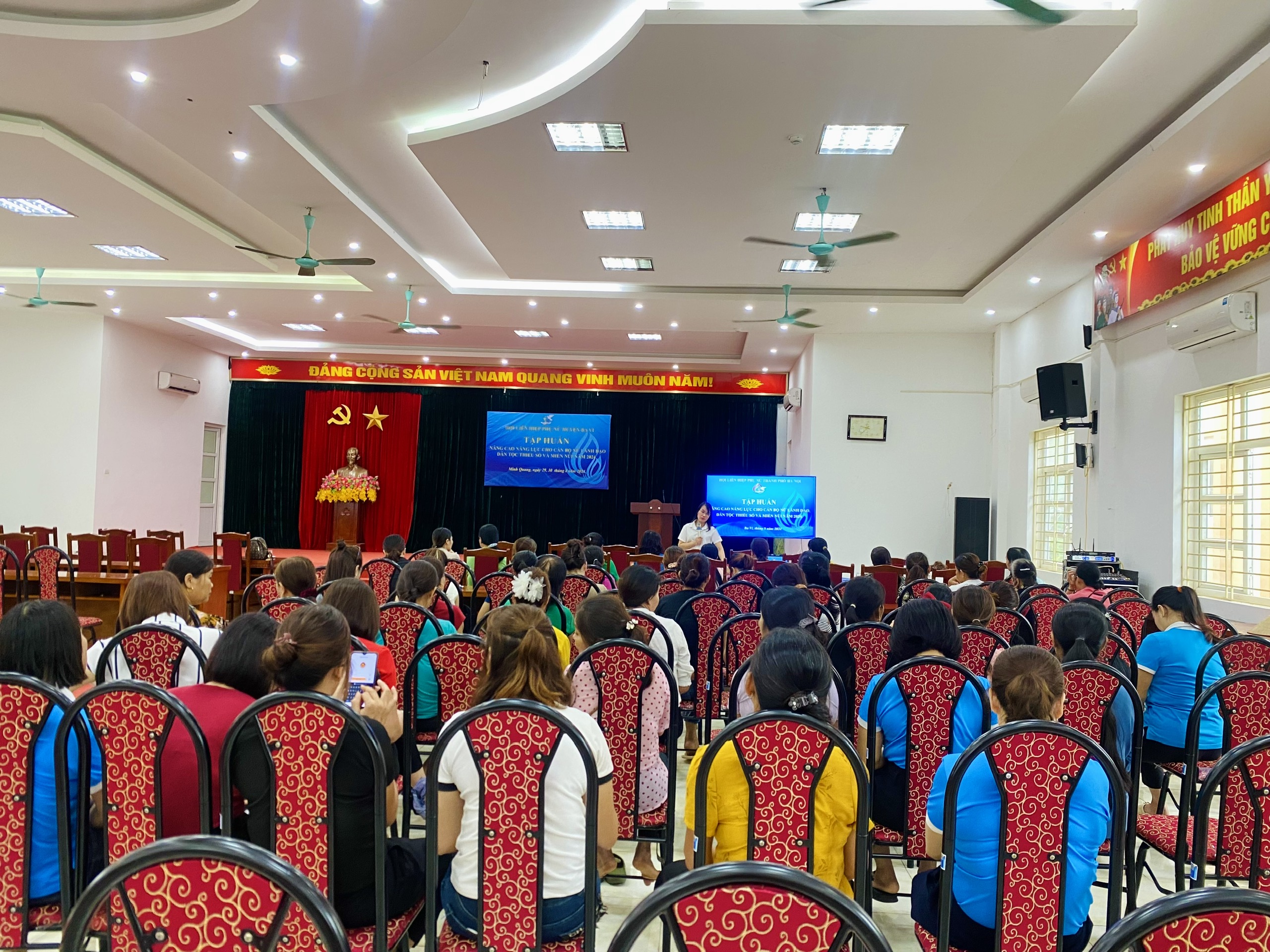 Tập huấn nâng cao năng lực cho cán bộ nữ lãnh đạo, quản lý thuộc 7 xã dân tộc thiểu số - ảnh 4