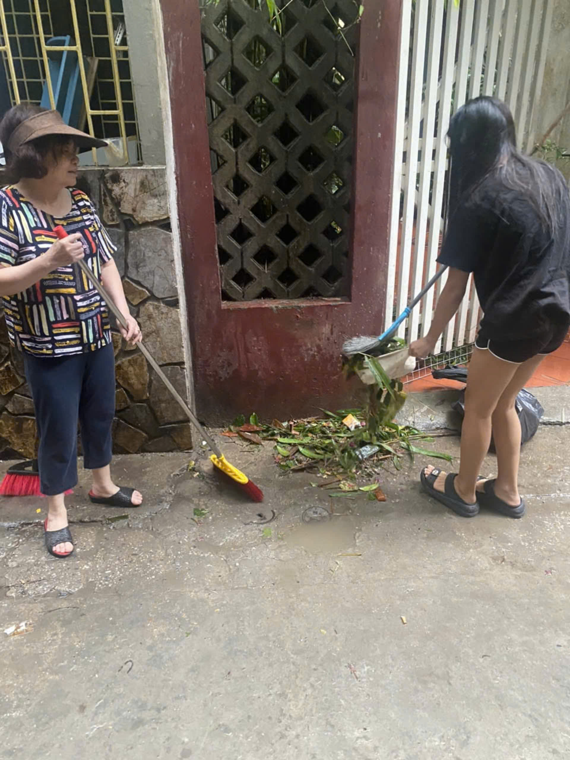 Cán bộ, hội viên phụ nữ Thủ đô phát huy tinh thần “tương thân, tương ái” trong bão số 3 - ảnh 6