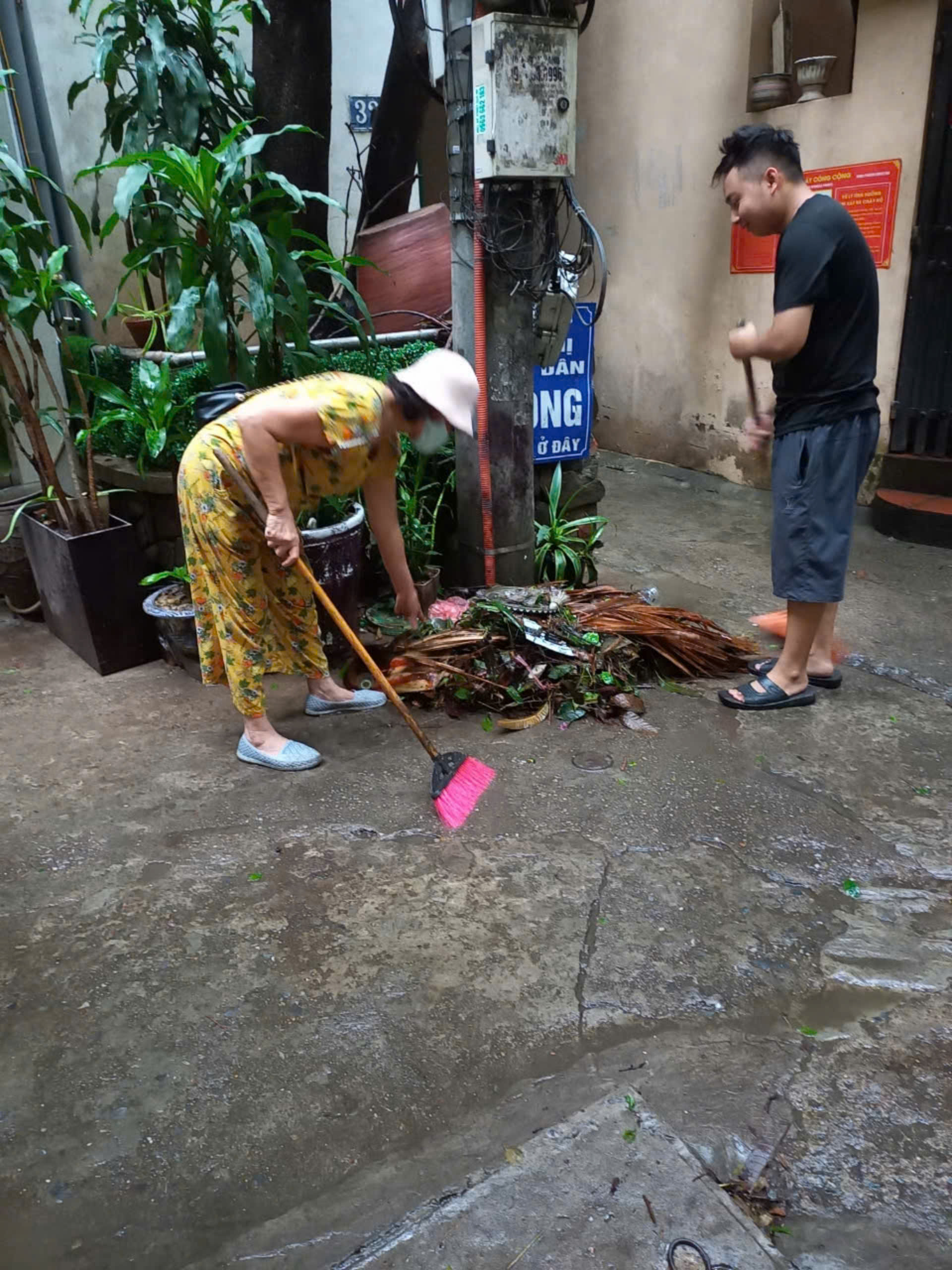 Cán bộ, hội viên phụ nữ Thủ đô phát huy tinh thần “tương thân, tương ái” trong bão số 3 - ảnh 5