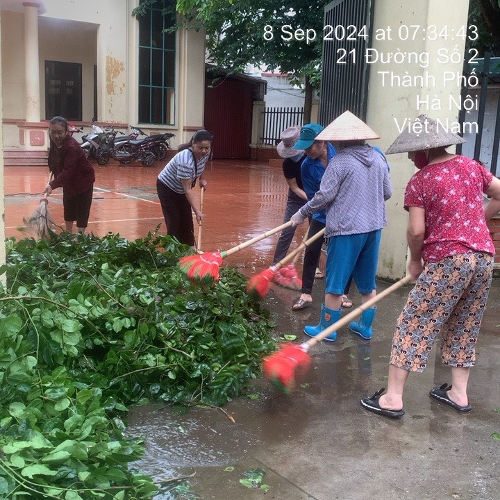 Cán bộ, hội viên phụ nữ Thủ đô phát huy tinh thần “tương thân, tương ái” trong bão số 3 - ảnh 23
