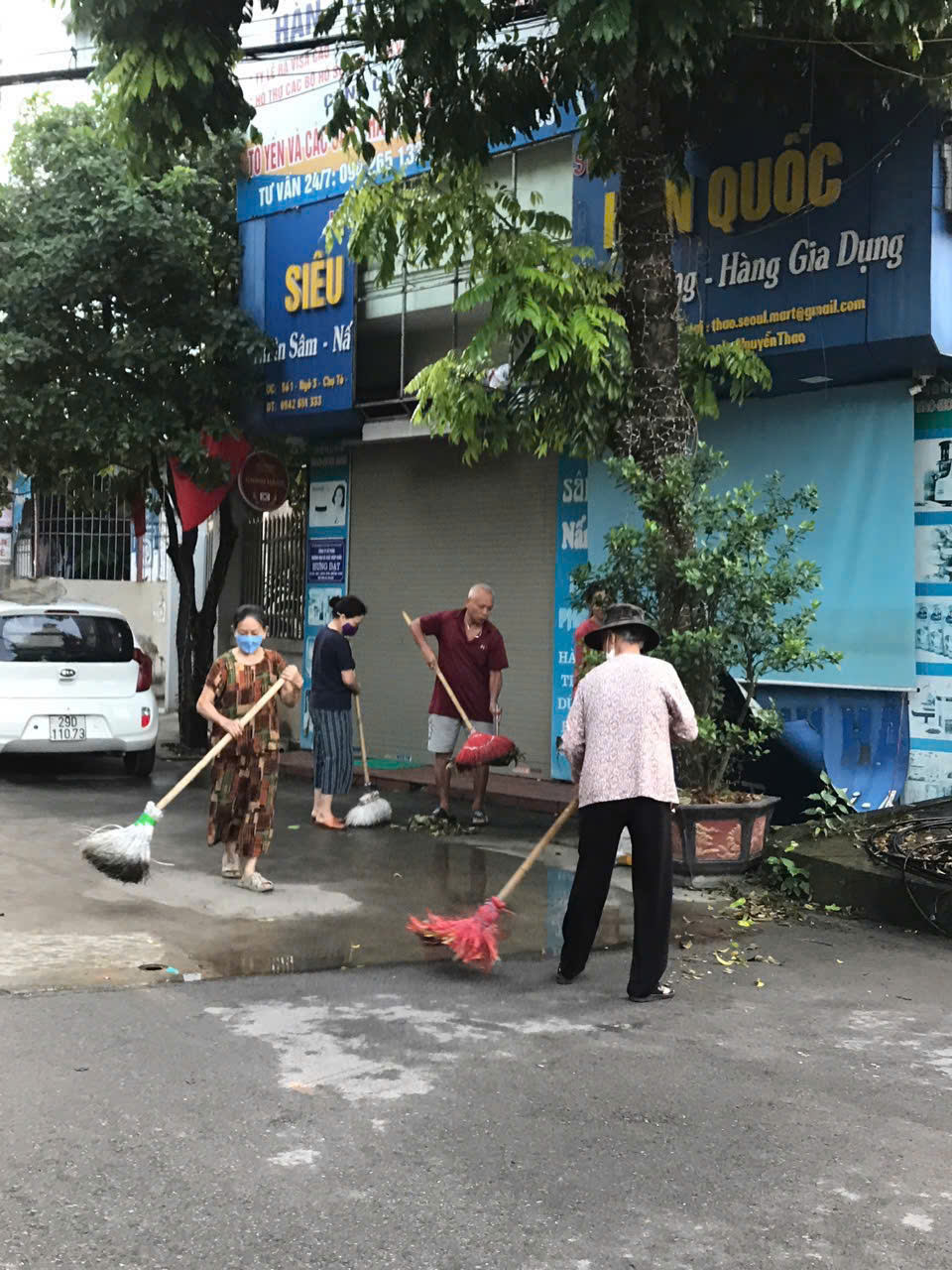 Các cấp Hội LHPN huyện Đông Anh ra quân tổng vệ sinh môi trường sau bão số 3 - ảnh 6