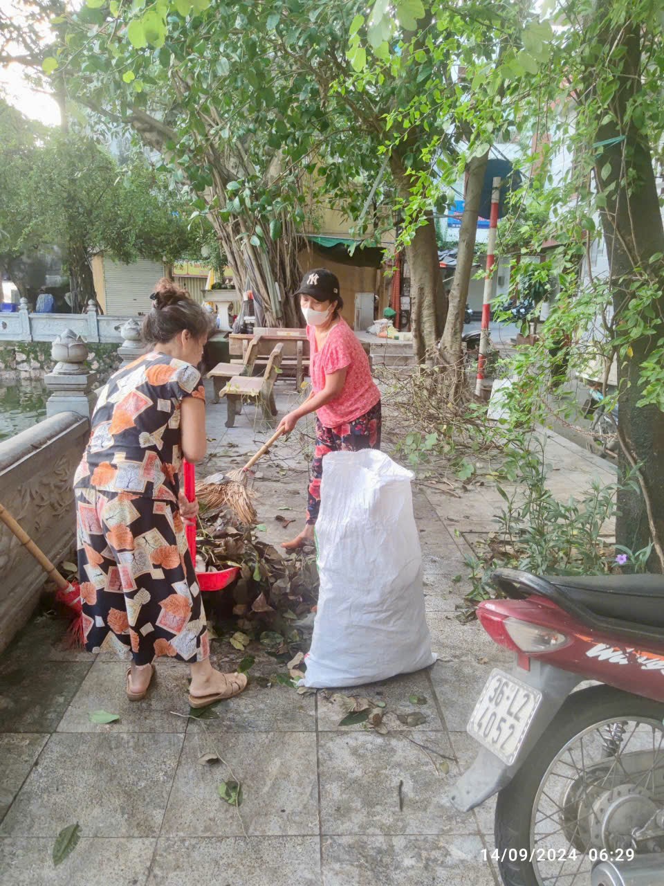 Hơn 3.000 cán bộ, hội viên phụ nữ quận Đống Đa xuống đường tổng vệ sinh môi trường - ảnh 6