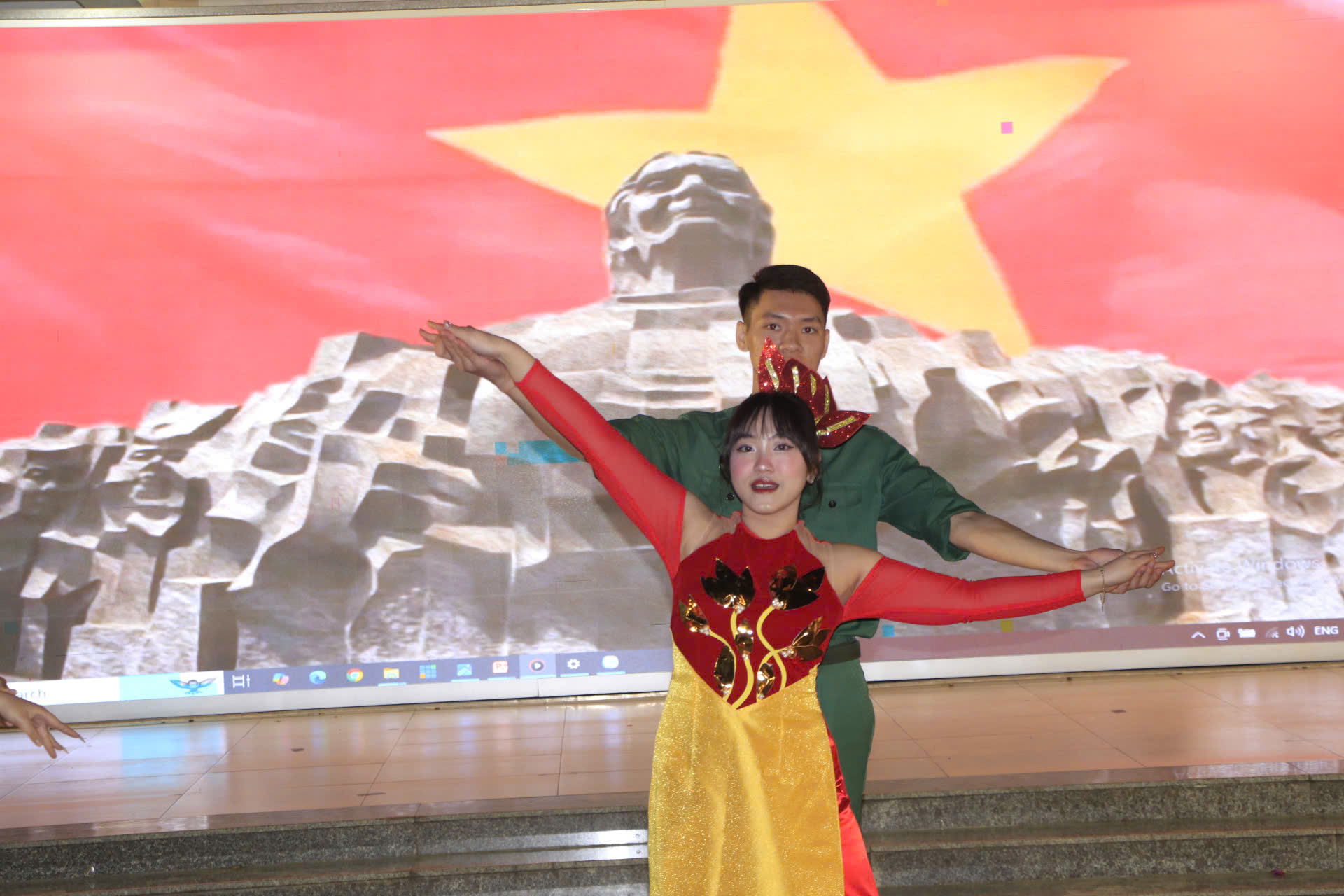 Tổ chức Liên hoan văn nghệ quần chúng “Ấm tình quân dân“ - ảnh 5