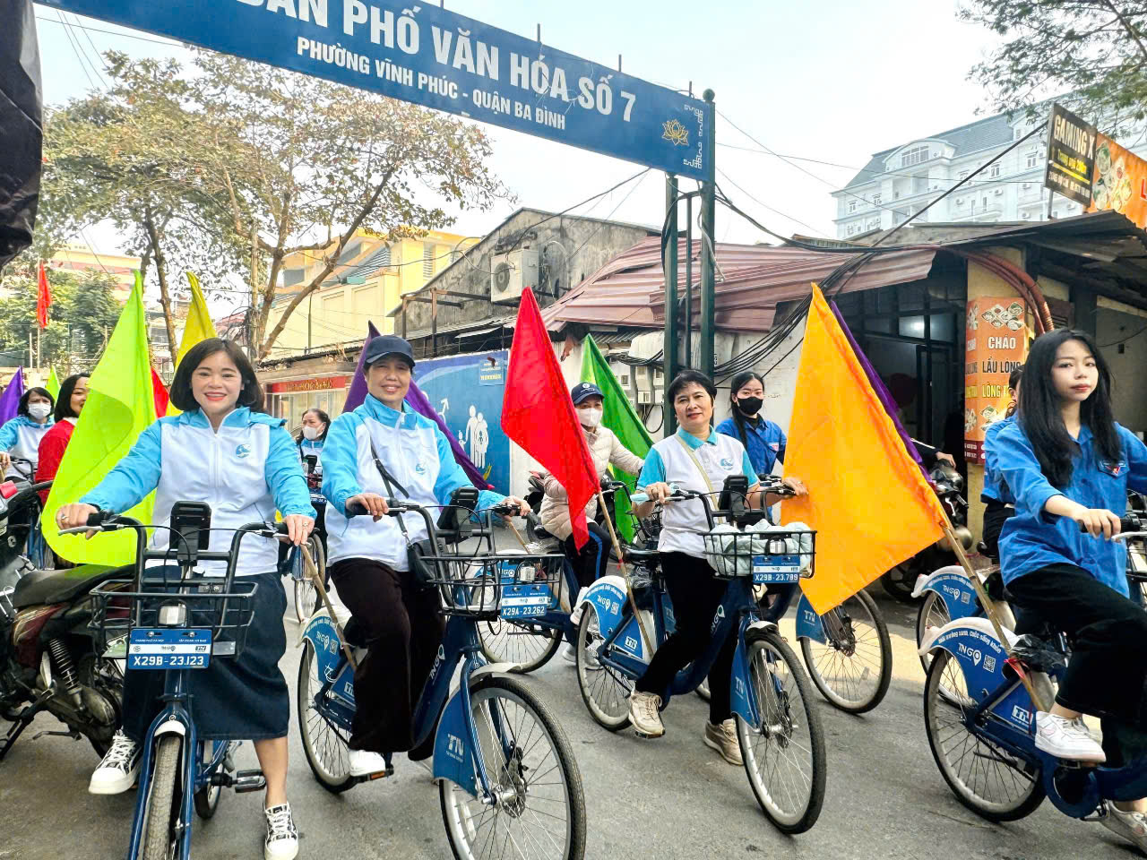 Phụ nữ Ba Đình tham gia xây dựng “đoạn đường/tuyến phố không rác” - ảnh 17