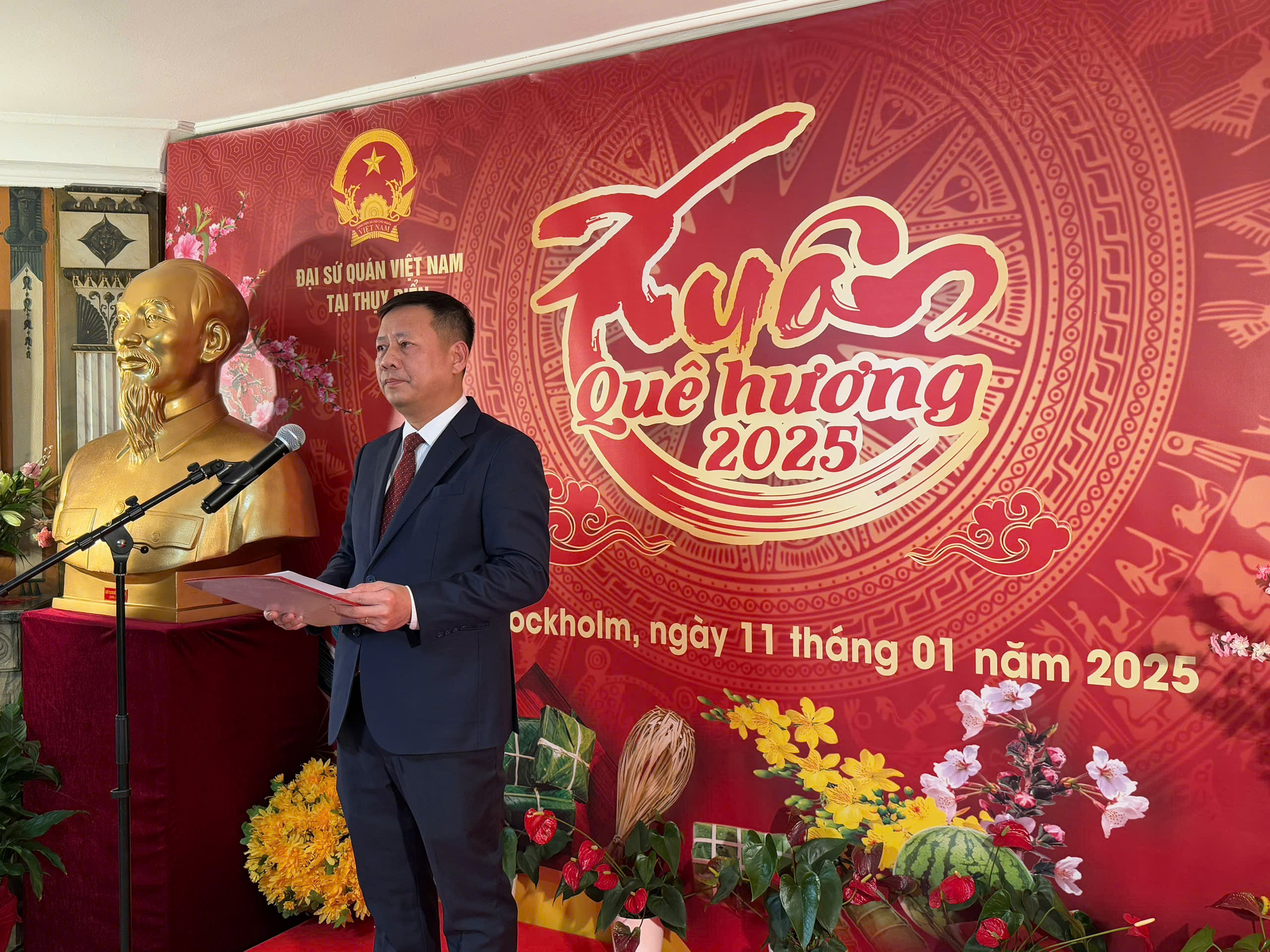 Ấm áp “Xuân quê hương” tại Thụy Điển - ảnh 1
