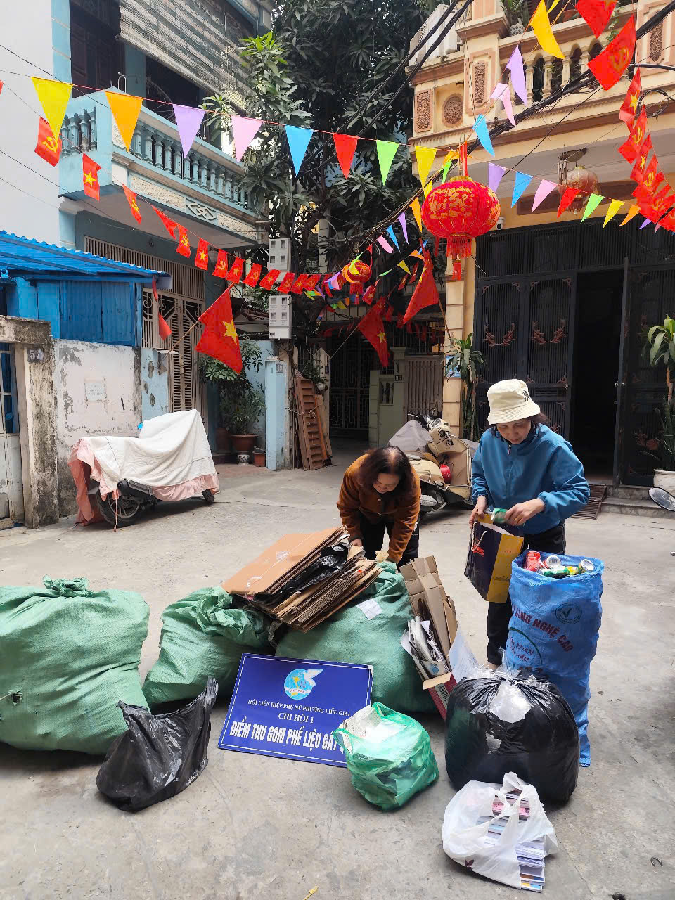 Các cấp Hội LHPN Hà Nội: Ra quân tổng vệ sinh môi trường đón chào Xuân mới - ảnh 7