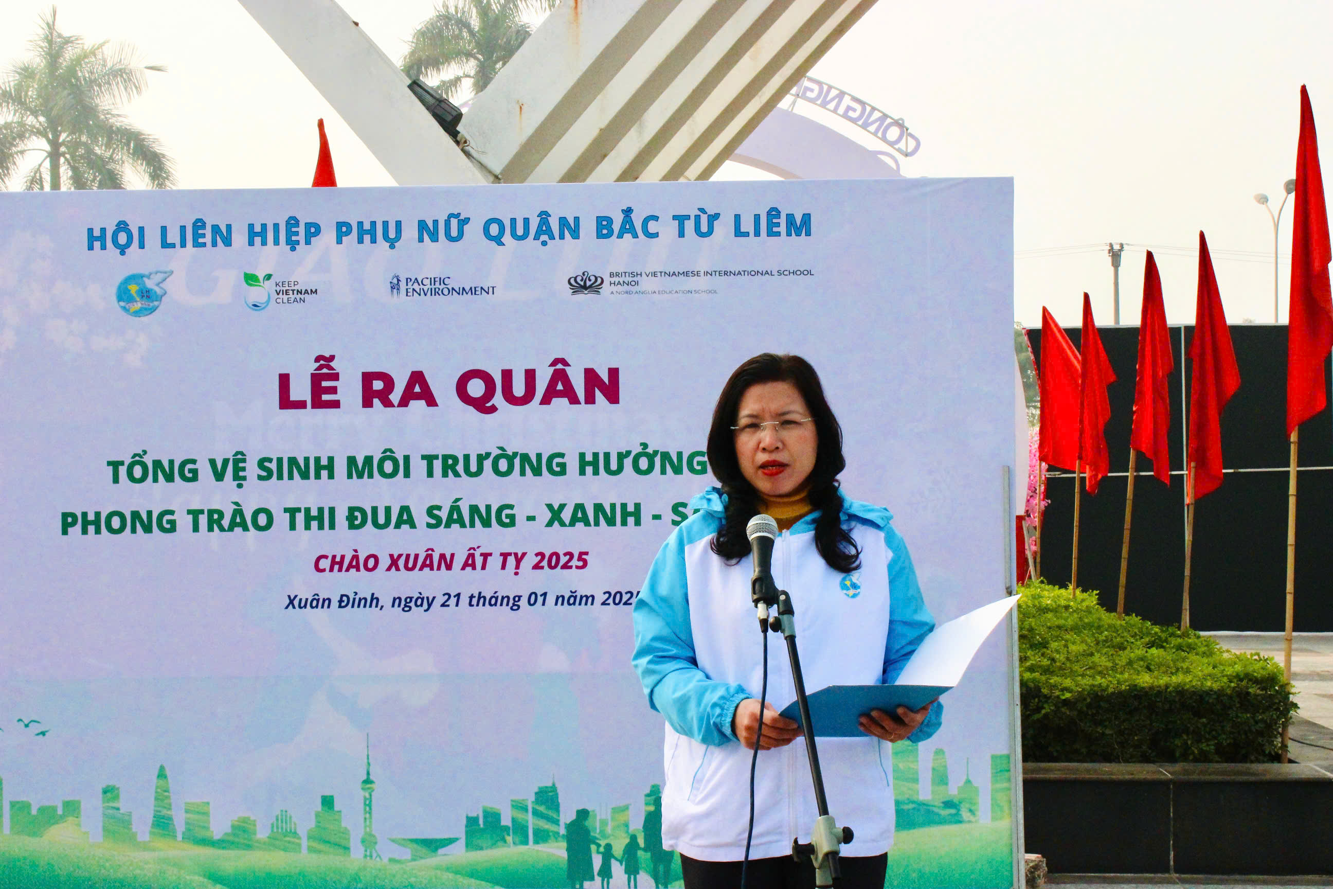 Các cấp Hội LHPN Hà Nội: Ra quân tổng vệ sinh môi trường đón chào Xuân mới - ảnh 10