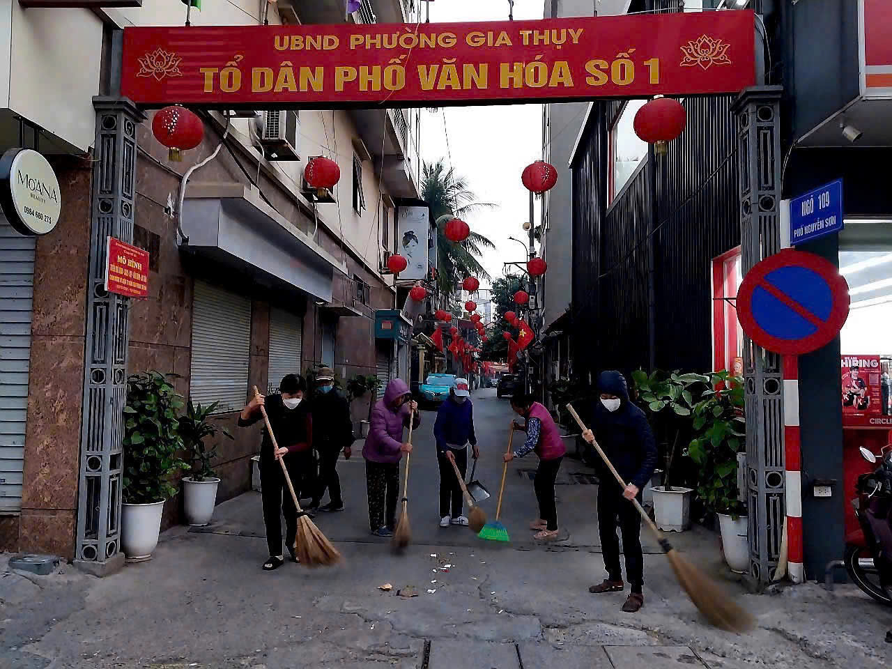Các cấp Hội LHPN Hà Nội: Ra quân tổng vệ sinh môi trường đón chào Xuân mới - ảnh 30
