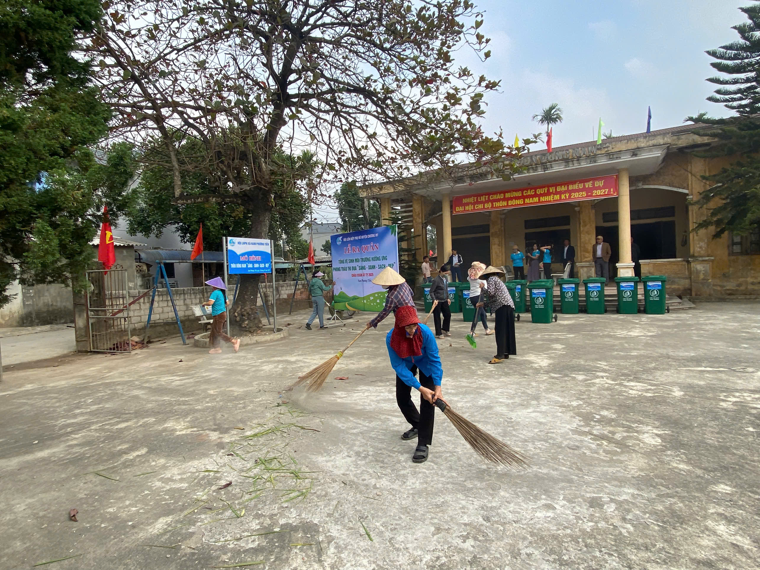 Các cấp Hội LHPN Hà Nội: Ra quân tổng vệ sinh môi trường đón chào Xuân mới - ảnh 18