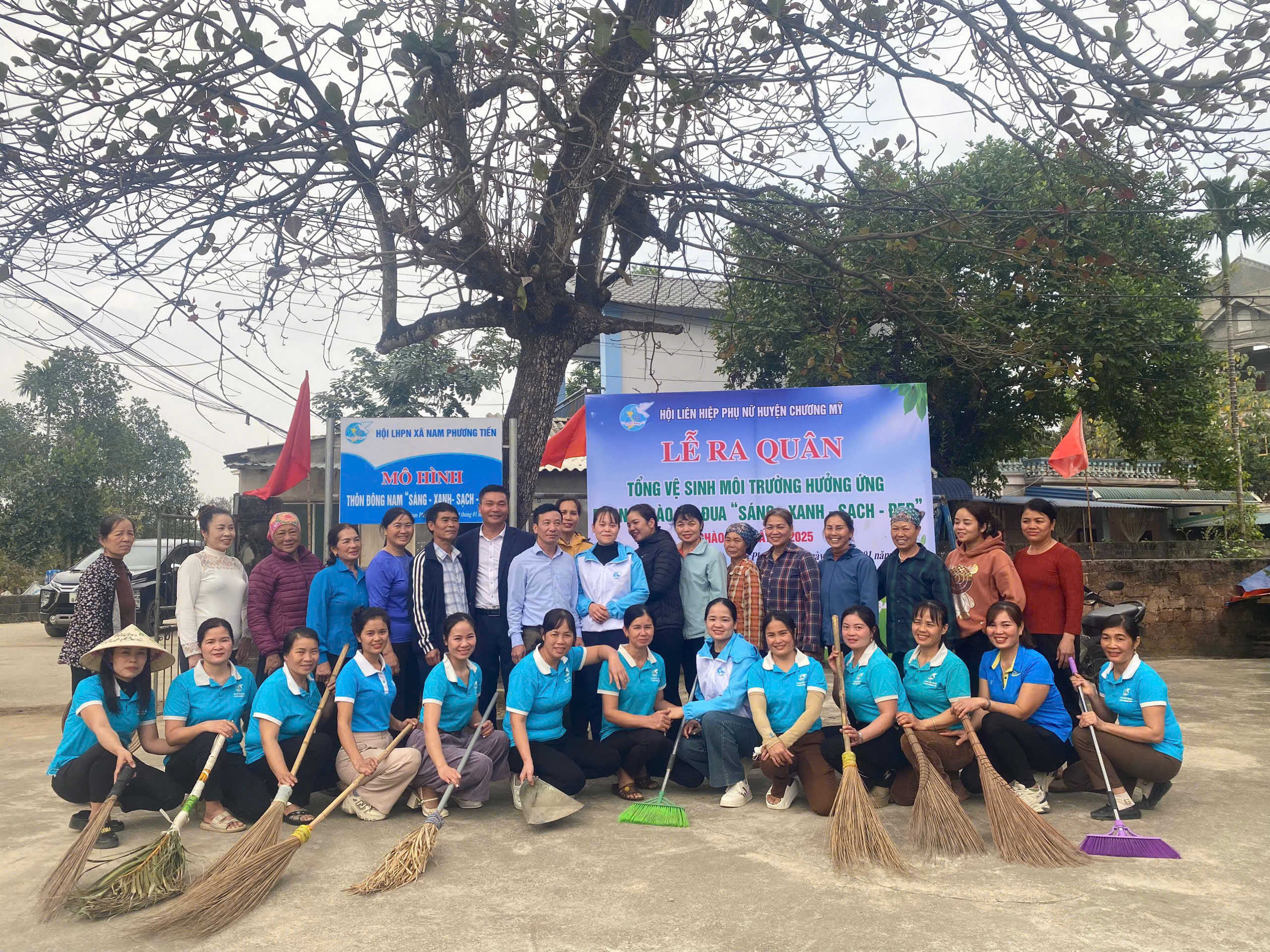 Các cấp Hội LHPN Hà Nội: Ra quân tổng vệ sinh môi trường đón chào Xuân mới - ảnh 17