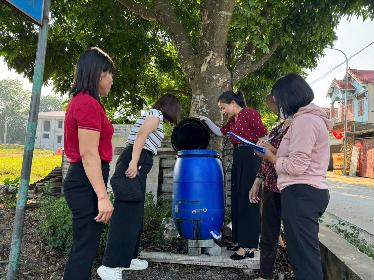 Làm tốt mô hình phân loại, xử lý rác thải hữu cơ tại hộ gia đình - ảnh 2