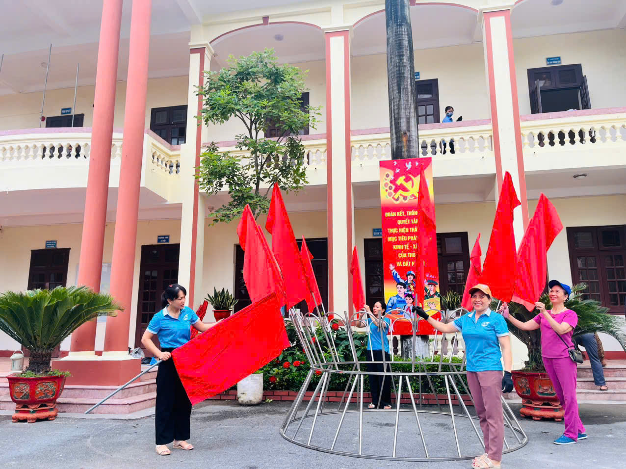Ra quân làm đẹp cảnh quan đón chào thời khắc chính quyền địa phương 2 cấp chính thức vận hành - ảnh 2