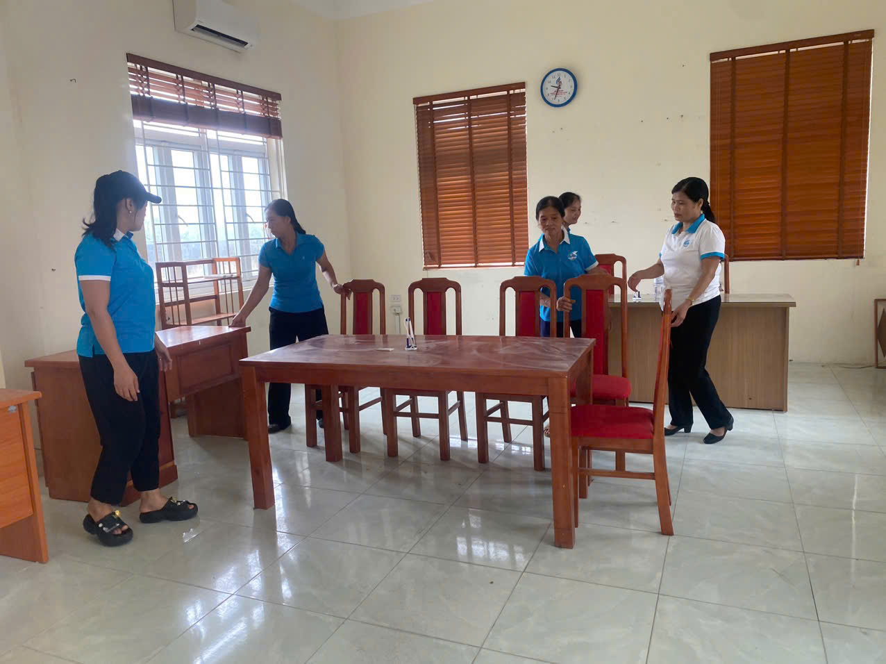 Ra quân làm đẹp cảnh quan đón chào thời khắc chính quyền địa phương 2 cấp chính thức vận hành - ảnh 11
