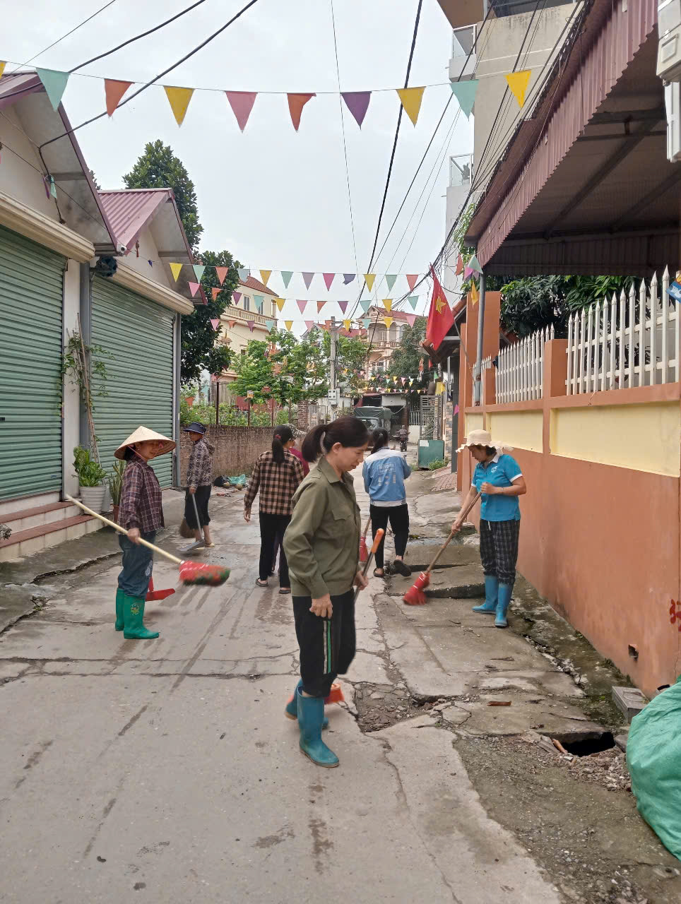 Phát động tổng vệ sinh môi trường, lan tỏa thông điệp “Phụ nữ góp phần tạo ra sự thay đổi” - ảnh 6