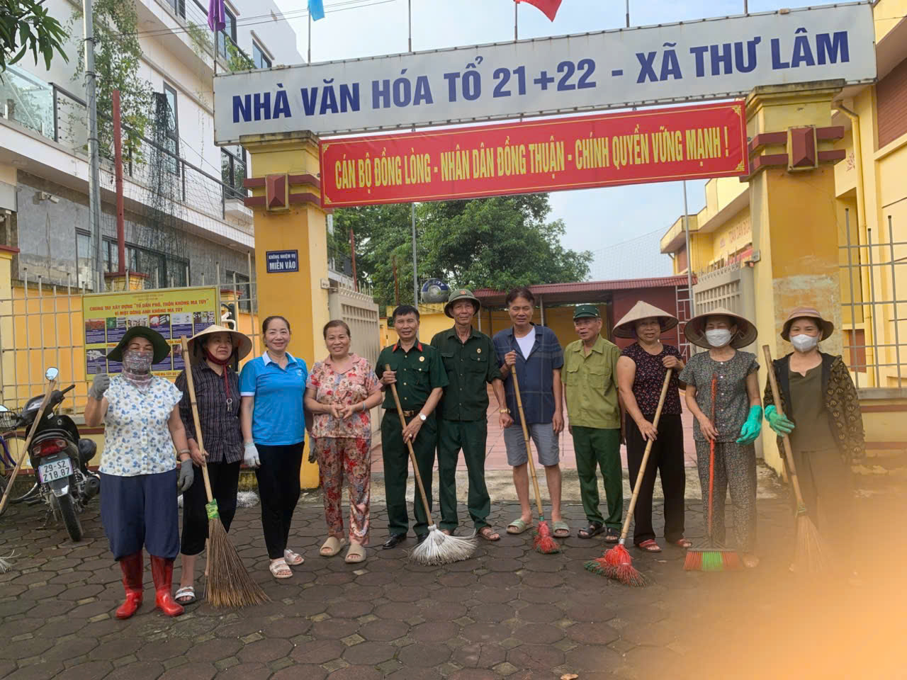 Hội LHPN xã Thư Lâm: Góp sức gìn giữ môi trường cảnh quan xanh, sạch, đẹp - ảnh 1