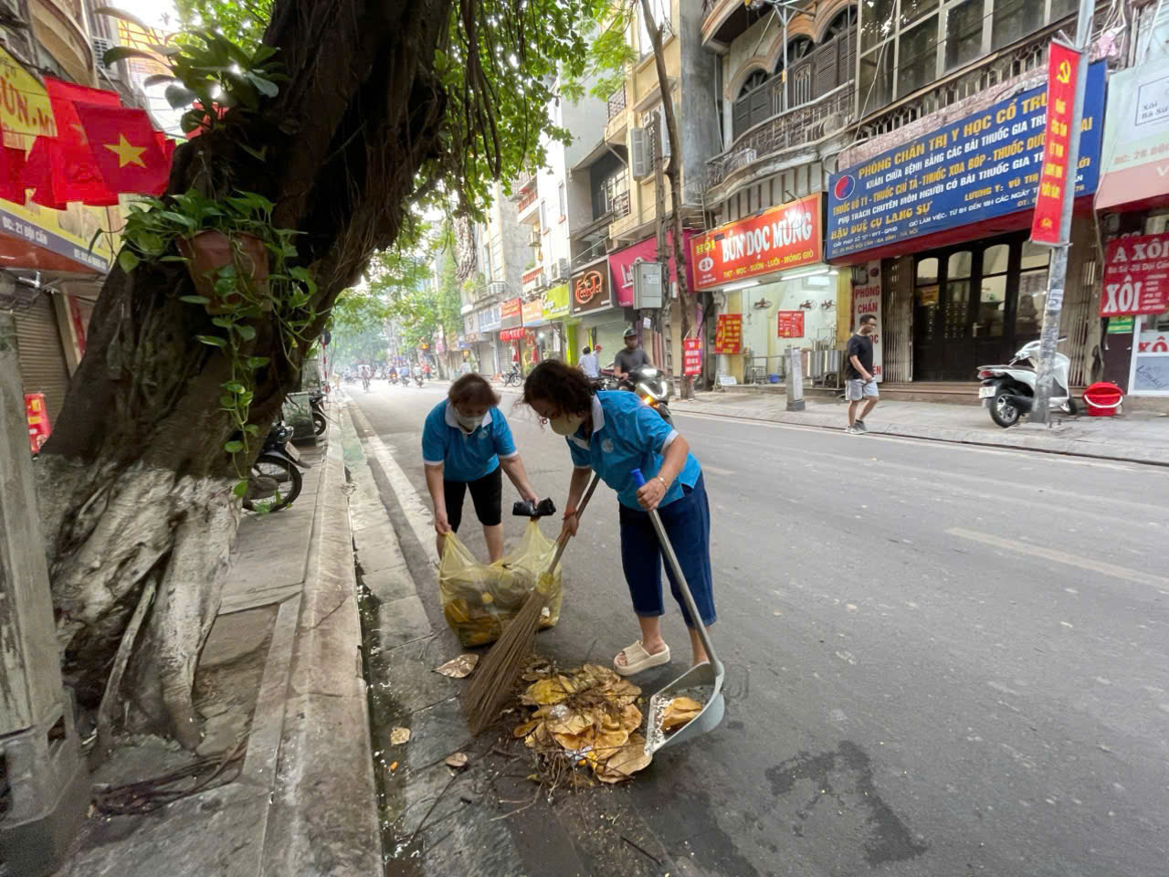 Hội LHPN phường Ba Đình: Lan tỏa lối sống xanh từ “tuyến phố không rác 24h”. - ảnh 5