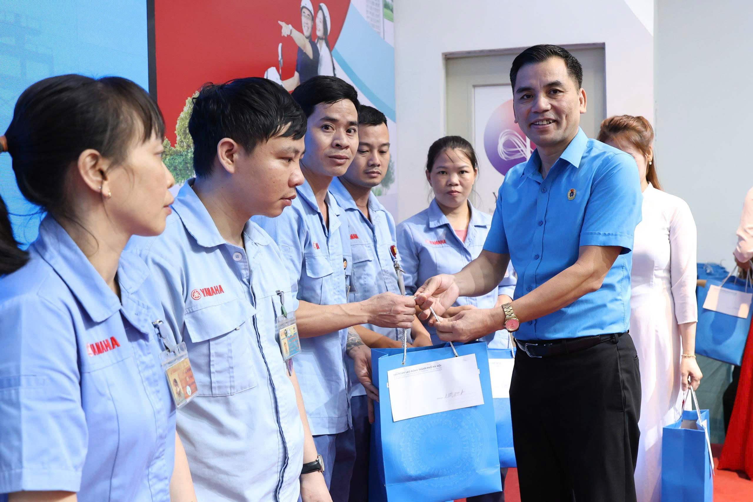 “Bữa cơm Công đoàn” đến với hơn 4.000 công nhân lao động - ảnh 3