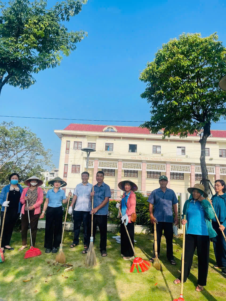 Mở đầu chuỗi hoạt động "Ngày cuối tuần xanh" tháng 8 của phụ nữ Đông Anh - ảnh 1